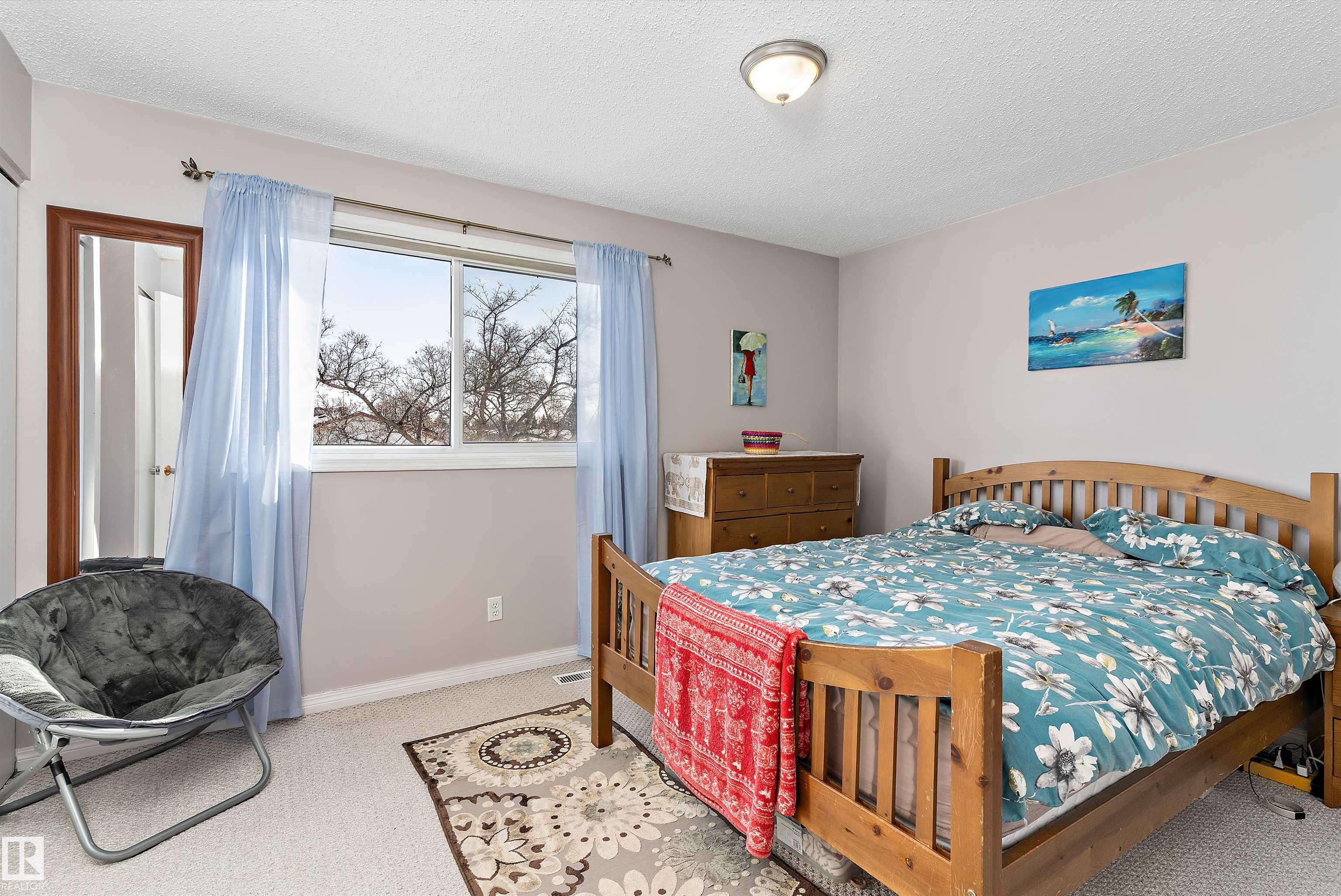 https://zimg.paragon.ice.com/ParagonImages/Property/PM/RAE/225392858/20/0/0/f9b3aed9bee485d94f581aa0bd2a1bb4/1/05c9f7b0d95269624ed4399e4becf027/225392858-fbd3c660-a105-43e2-afc3-4f1cef8759a3.JPG