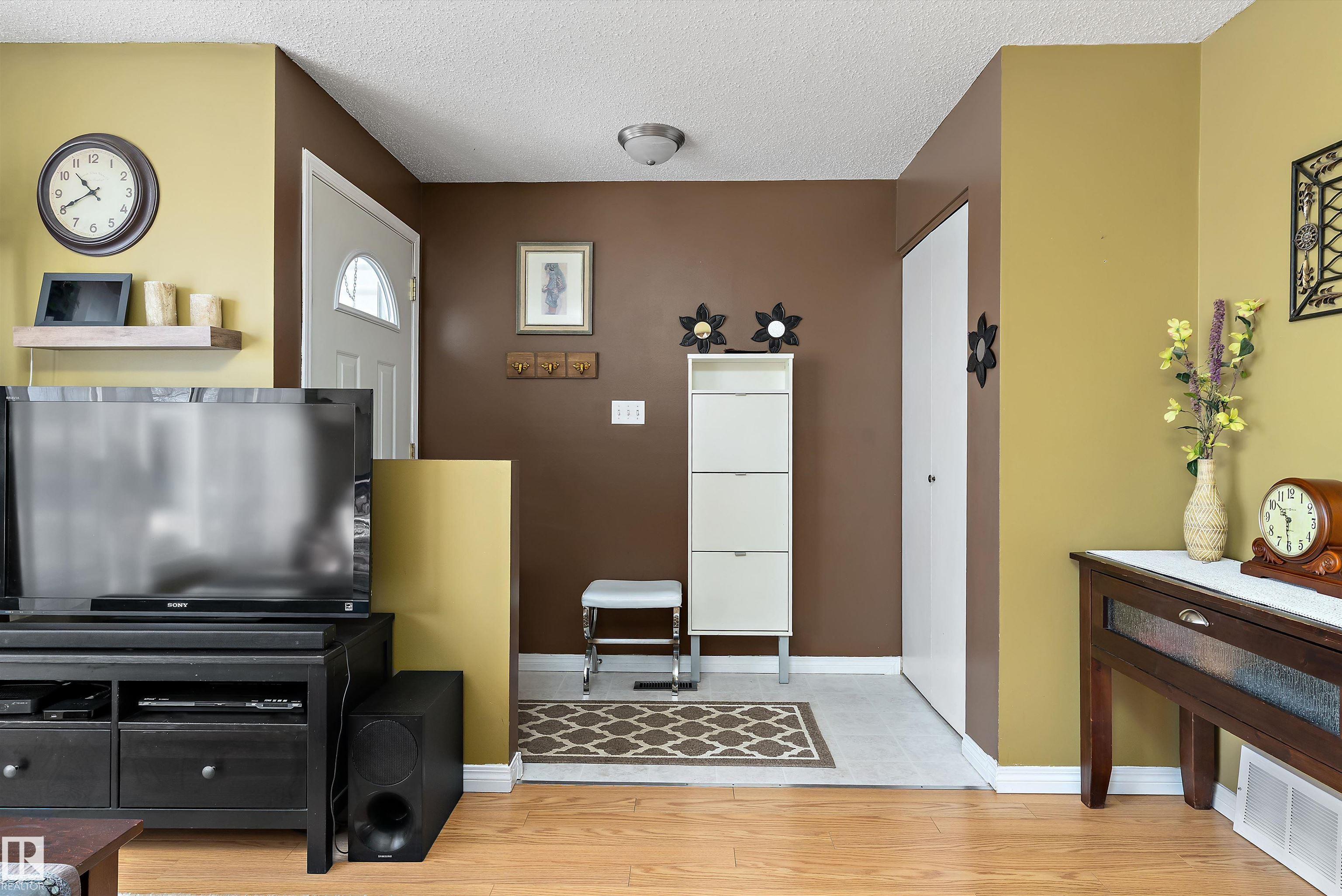 https://zimg.paragon.ice.com/ParagonImages/Property/PM/RAE/225392858/7/0/0/cd3c7771d807fd9b8a3638a2e9a52375/1/05c9f7b0d95269624ed4399e4becf027/225392858-7b33d17a-fb59-40ab-a2d2-ee39067d587c.JPG