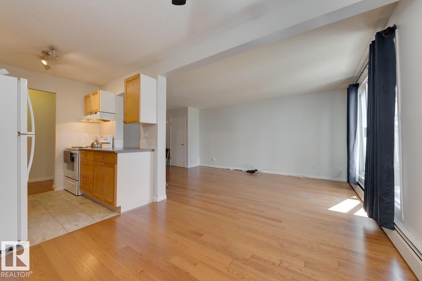 Photo 11 at 102 - 11217 103 Avenue NW, Wîhkwêntôwin, Edmonton