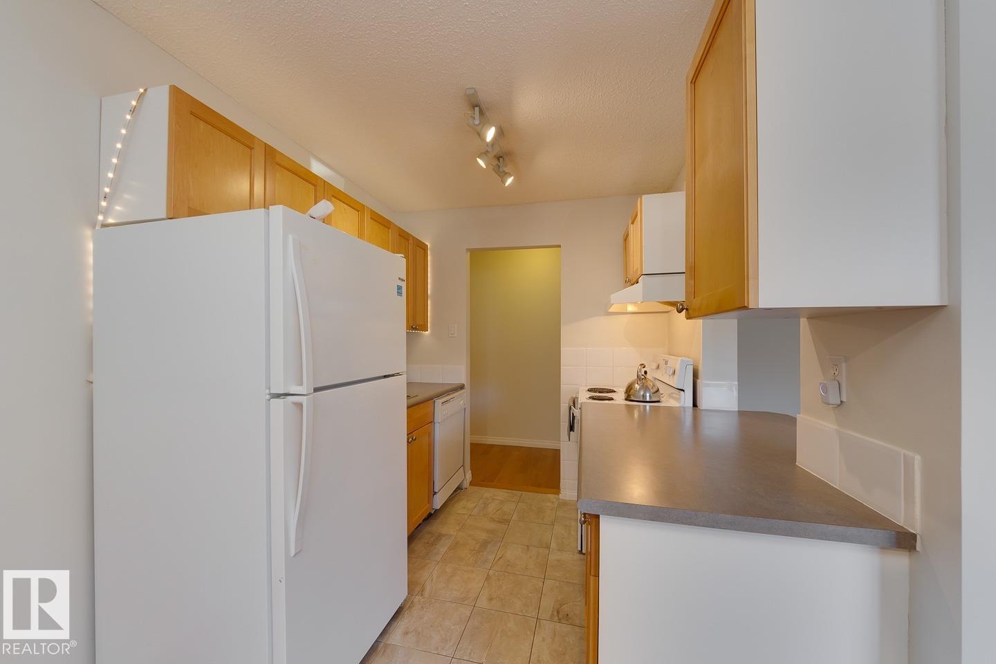 Photo 12 at 102 - 11217 103 Avenue NW, Wîhkwêntôwin, Edmonton