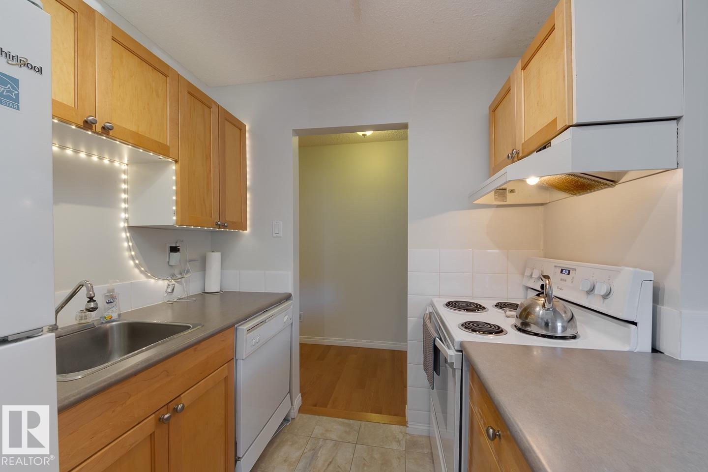 Photo 13 at 102 - 11217 103 Avenue NW, Wîhkwêntôwin, Edmonton