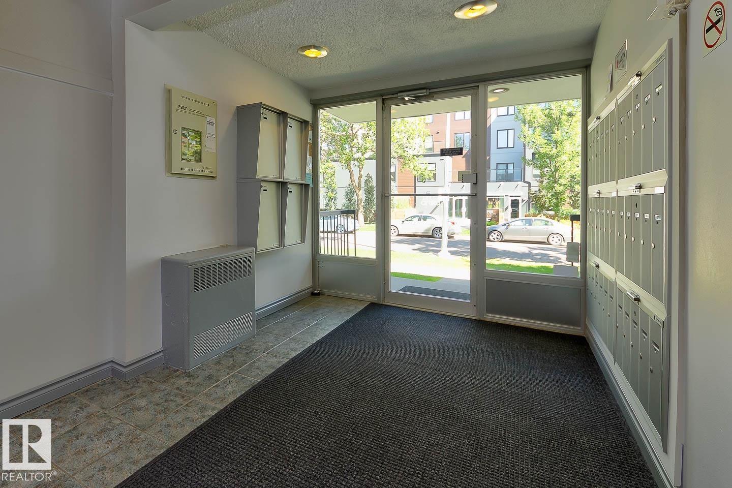 102 - 11217 103 Avenue NW, Wîhkwêntôwin, Edmonton