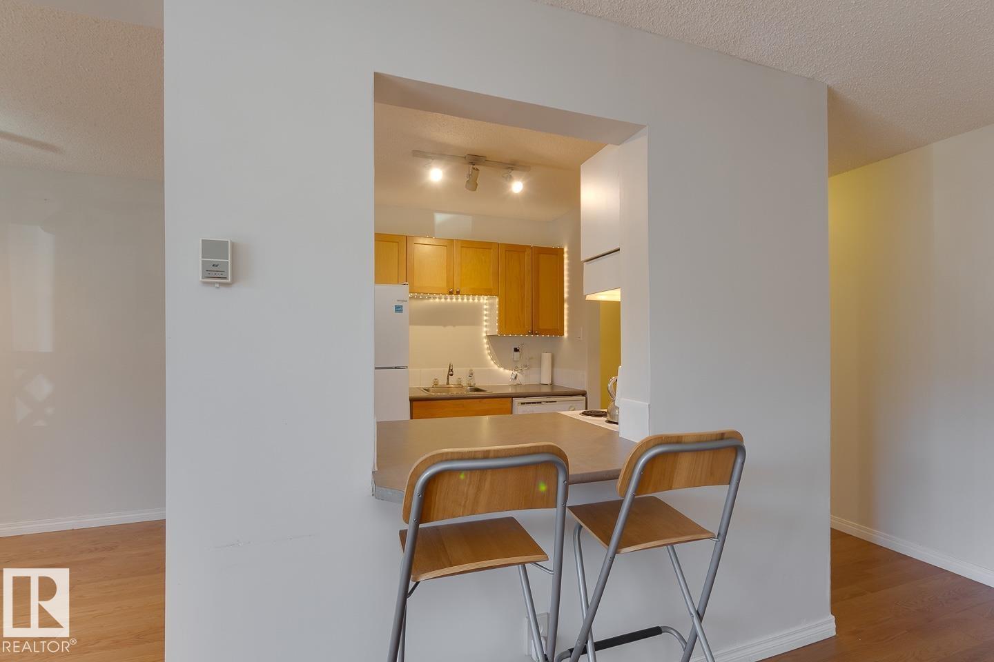 Photo 8 at 102 - 11217 103 Avenue NW, Wîhkwêntôwin, Edmonton