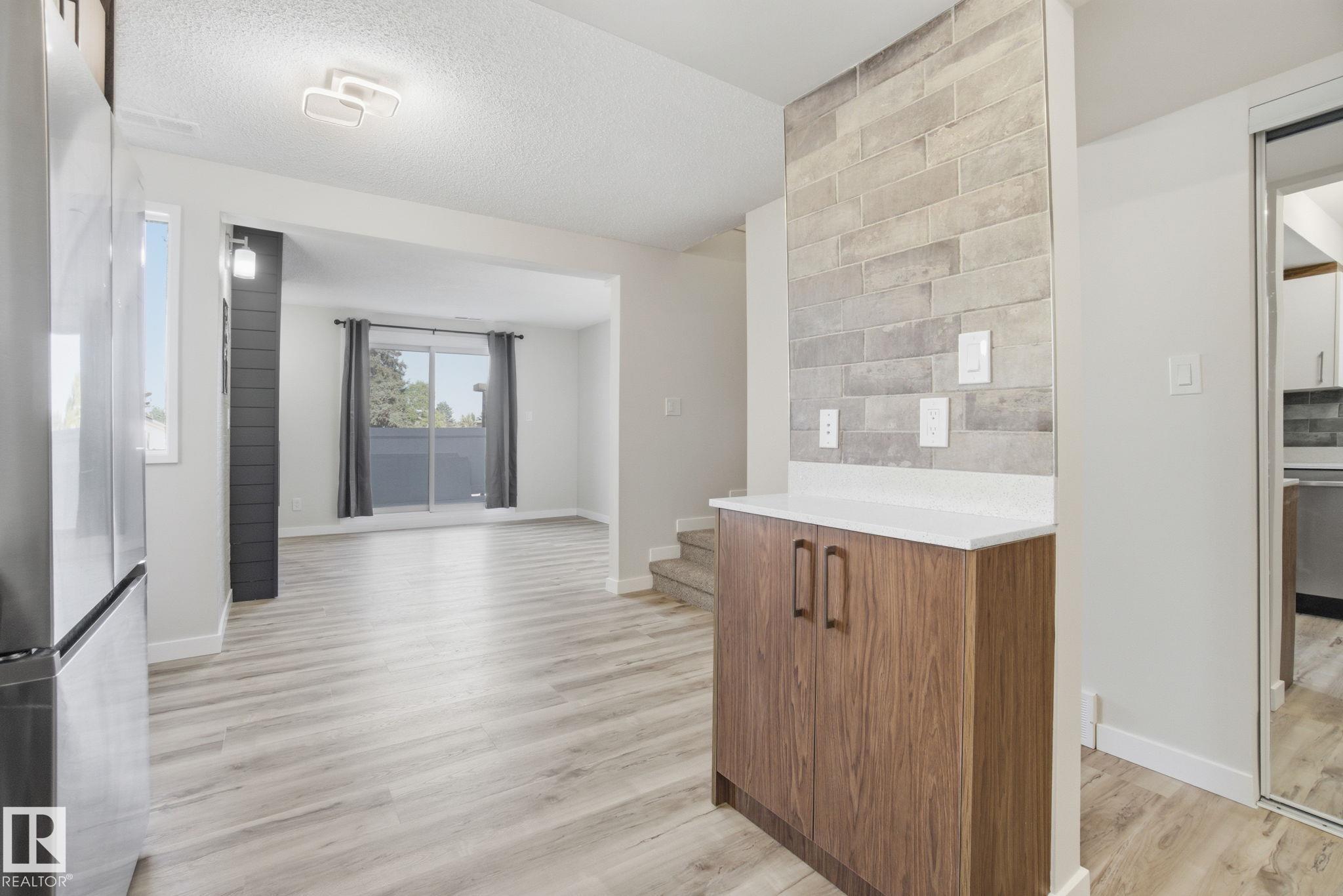 Photo 8 at 71 Lancaster Terrace NW, Dunluce, Edmonton