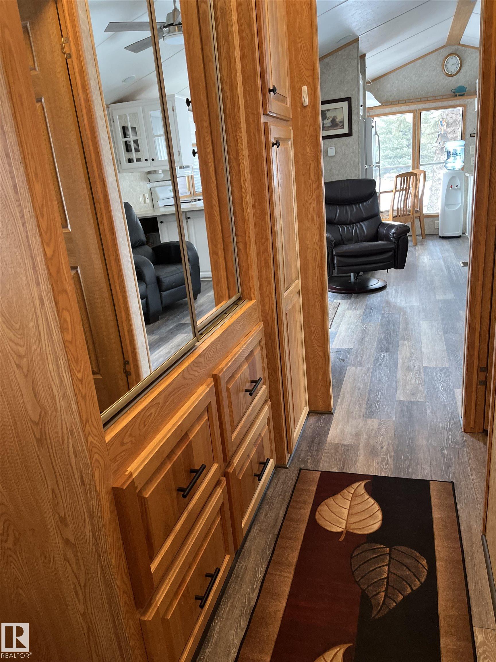 1030 35468 Range Road 30 4