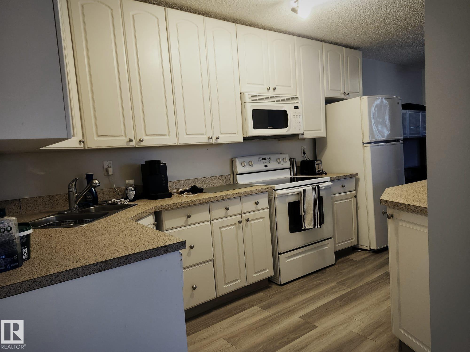 Photo 9 at 4 - 6120 118 Avenue NW, Montrose, Edmonton