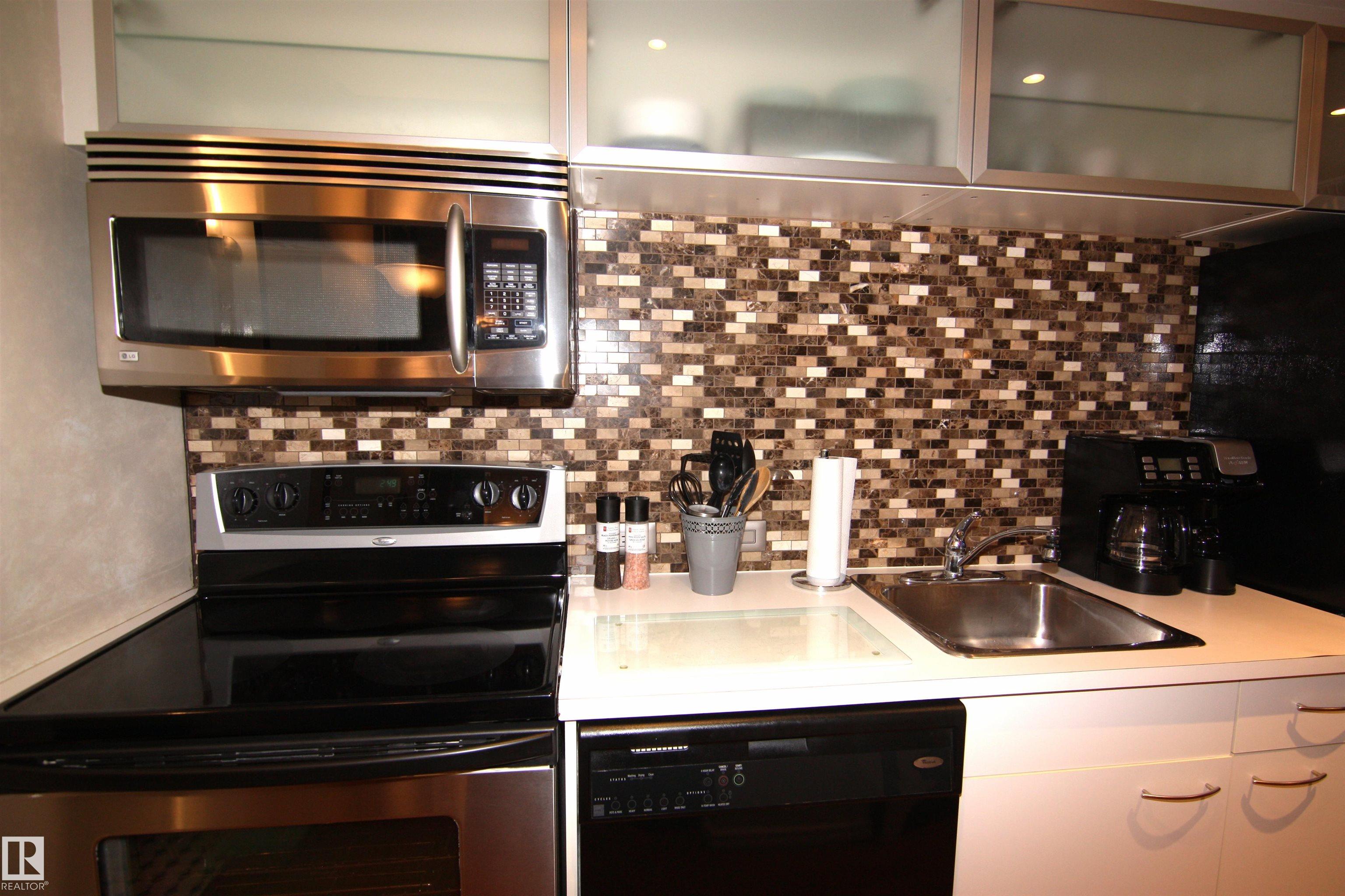 Photo 13 at 10134 100 Street NW, Downtown, Edmonton