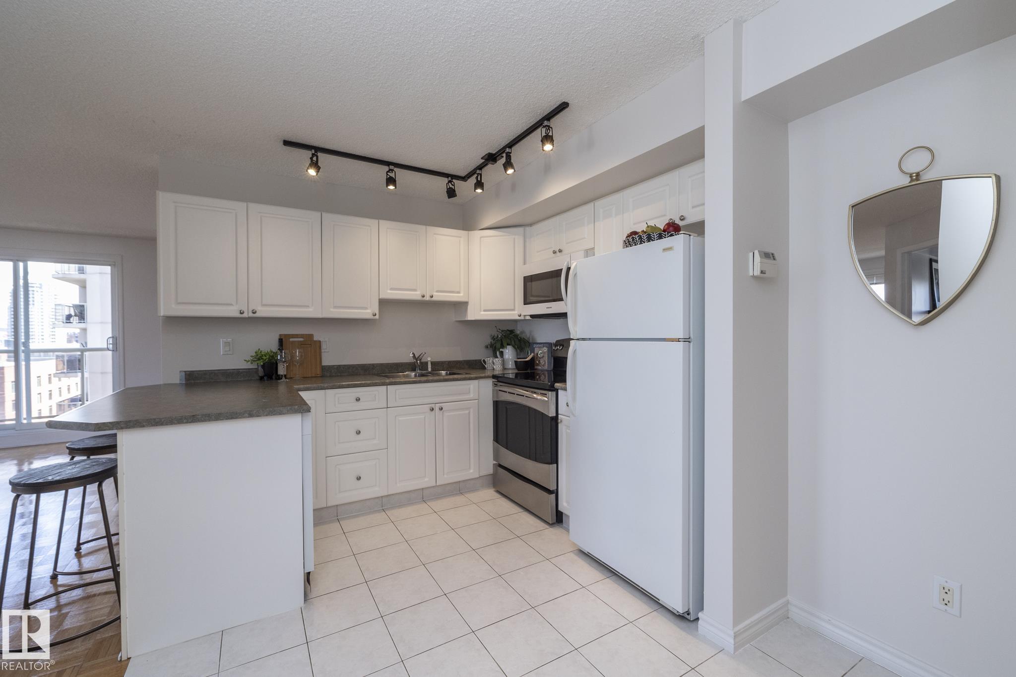 801 - 10909 103 Avenue NW, Downtown, Edmonton