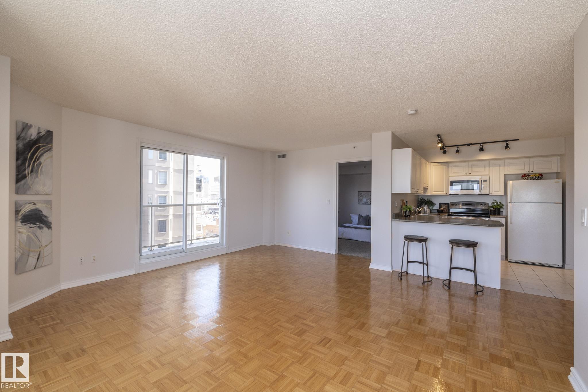 Photo 9 at 801 - 10909 103 Avenue NW, Downtown, Edmonton