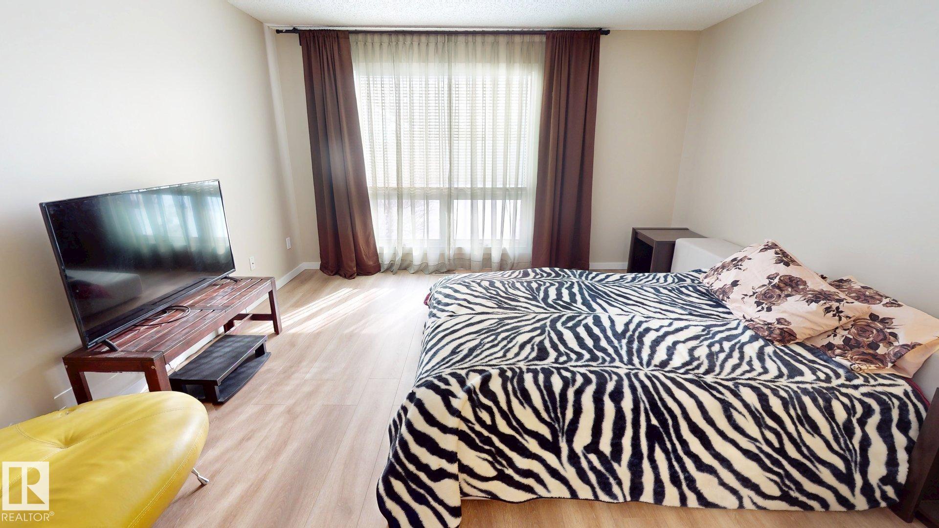 Photo 12 at 9733 184 Street NW, La Perle, Edmonton