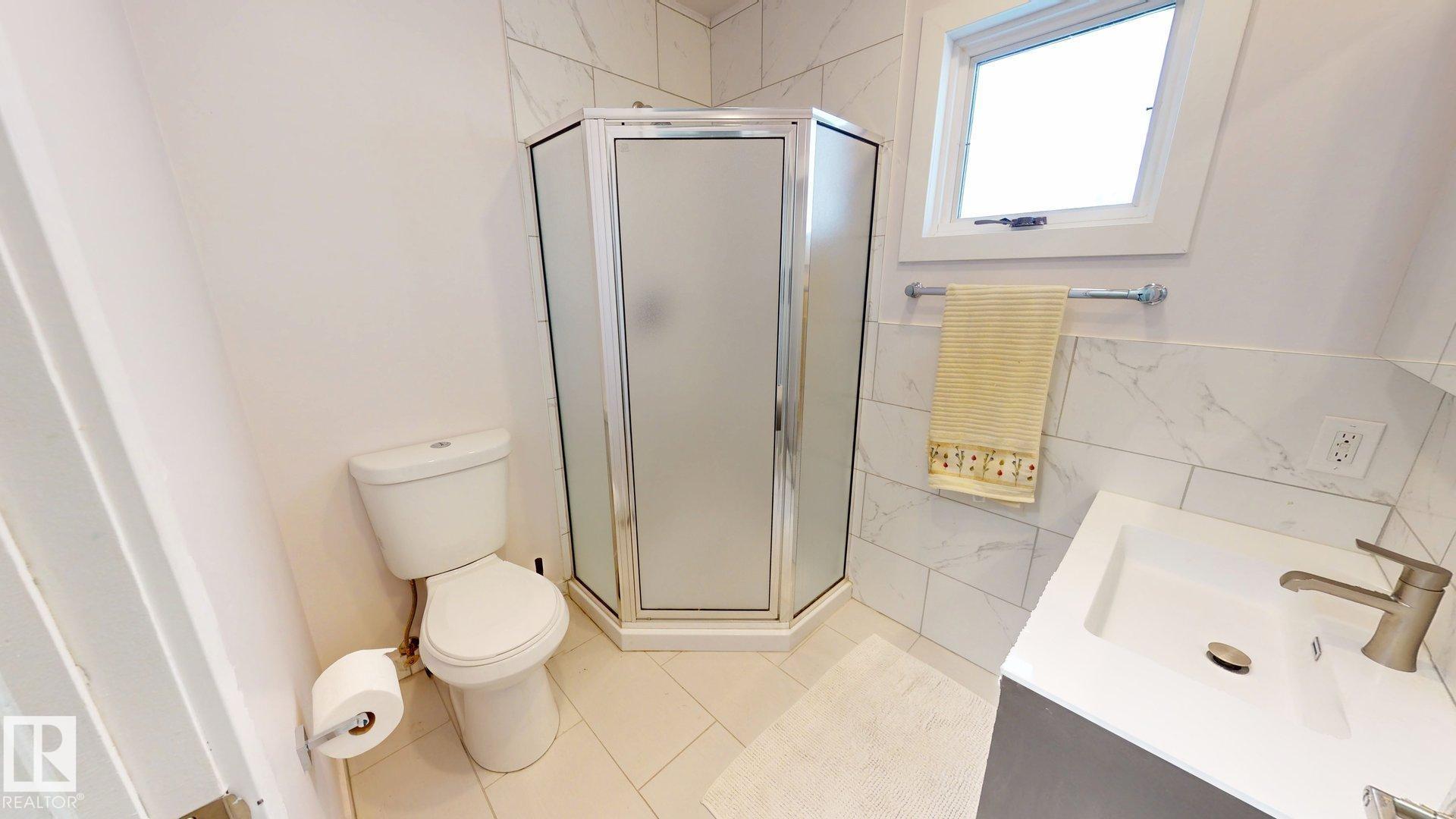 Photo 15 at 9733 184 Street NW, La Perle, Edmonton