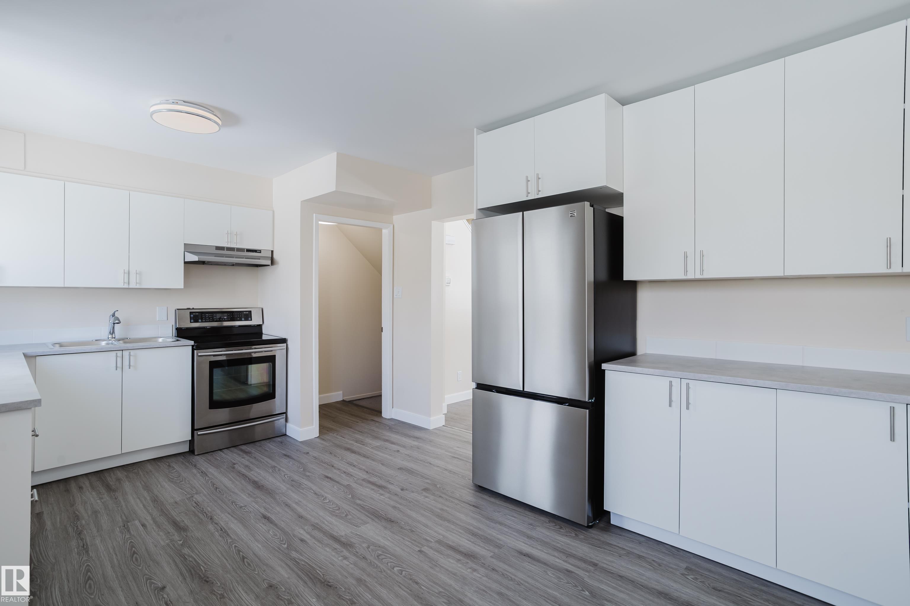 Photo 12 at 13305 89a Street NW, Glengarry, Edmonton