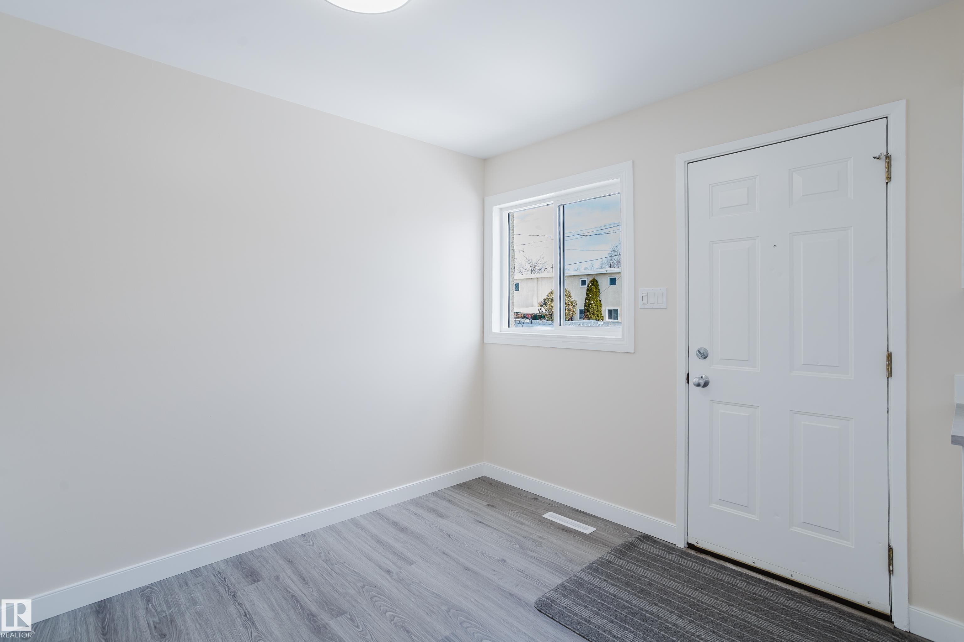 Photo 13 at 13305 89a Street NW, Glengarry, Edmonton