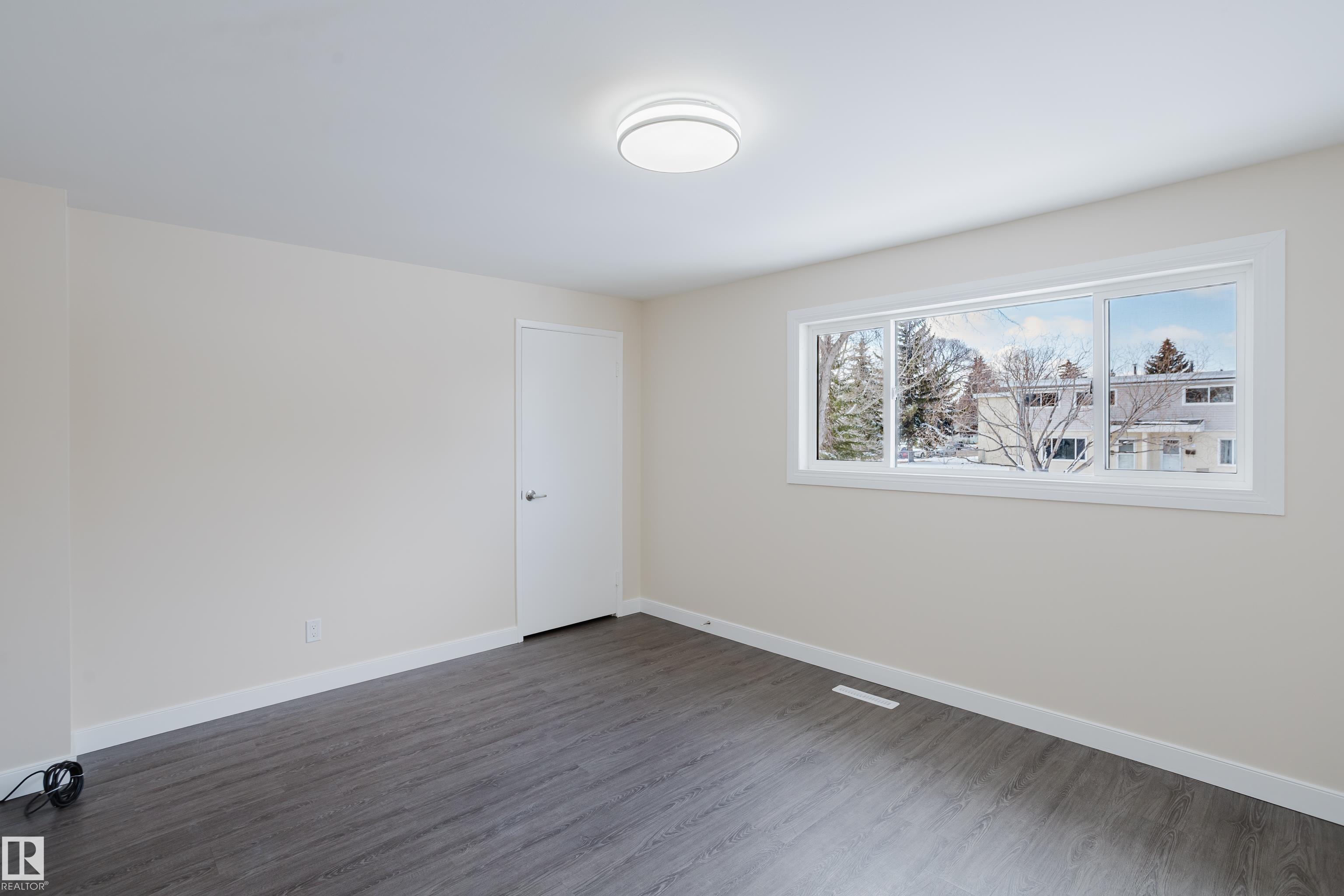 Photo 15 at 13305 89a Street NW, Glengarry, Edmonton