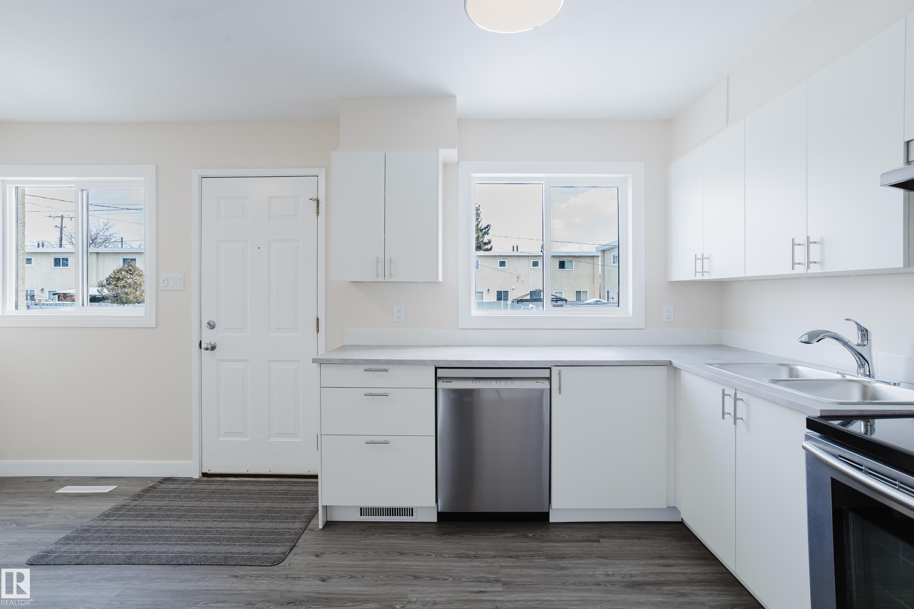 Photo 7 at 13305 89a Street NW, Glengarry, Edmonton