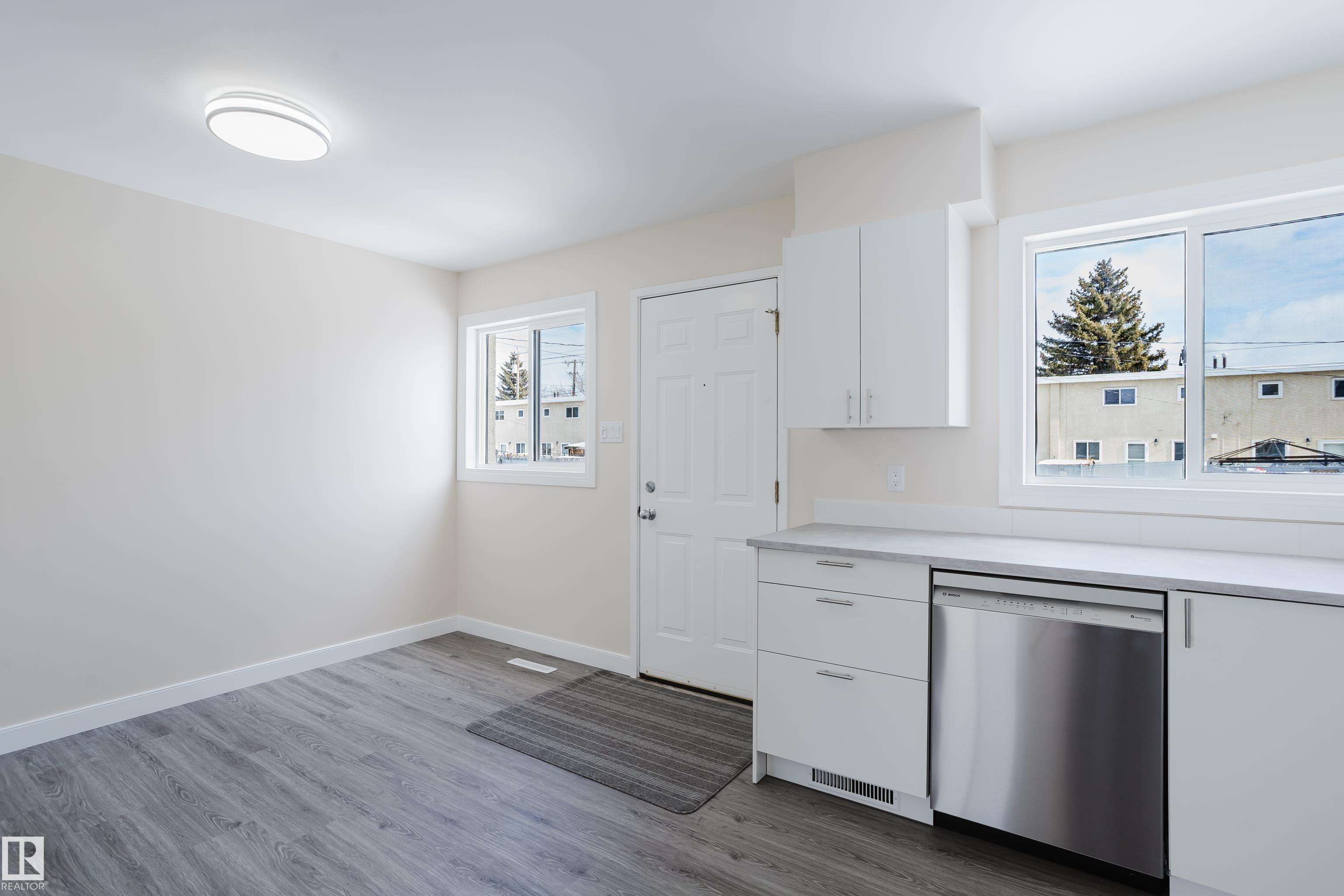 Photo 9 at 13305 89a Street NW, Glengarry, Edmonton