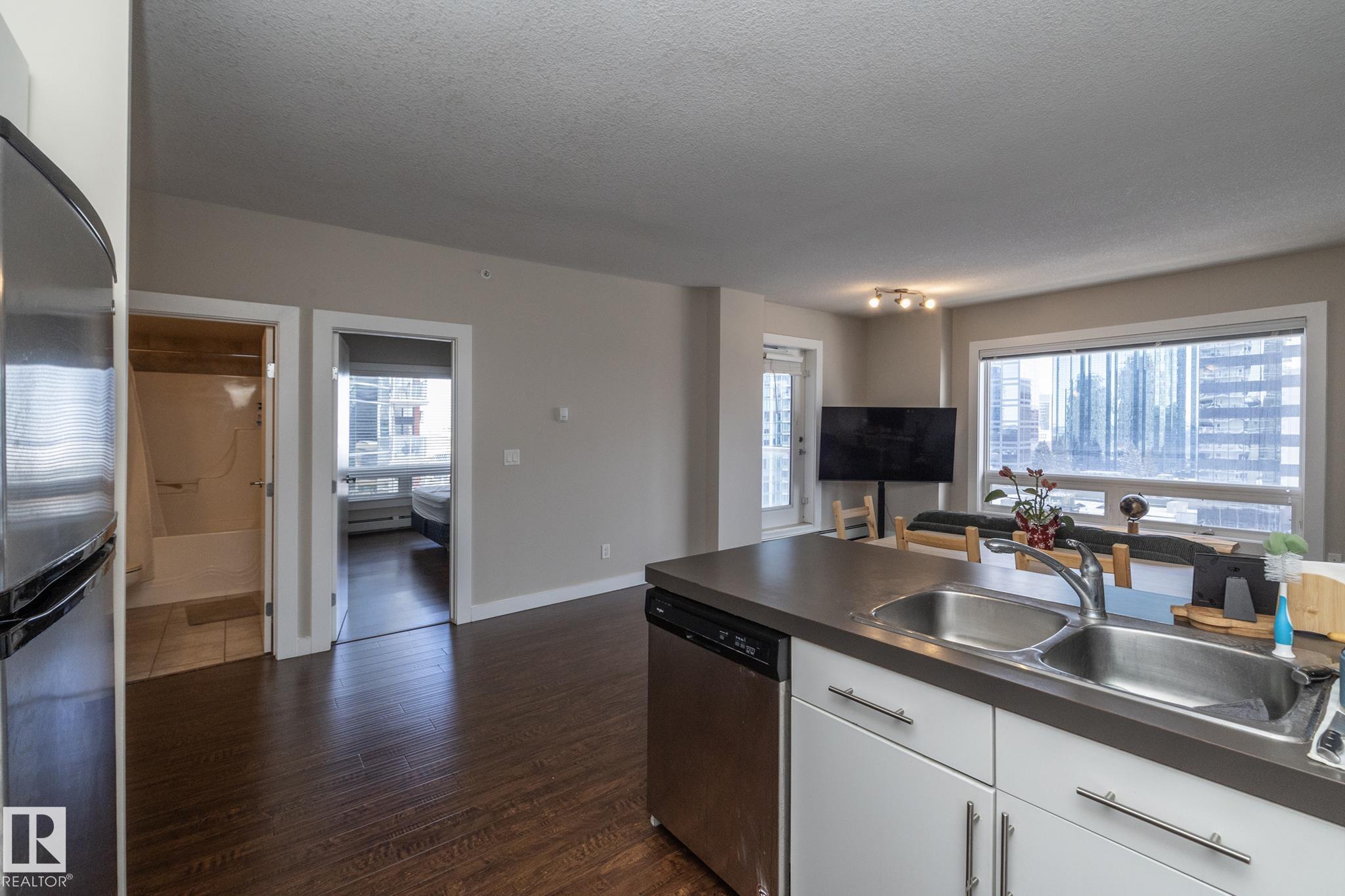 Photo 20 at 1402 - 10136 104 Street NW, Downtown, Edmonton