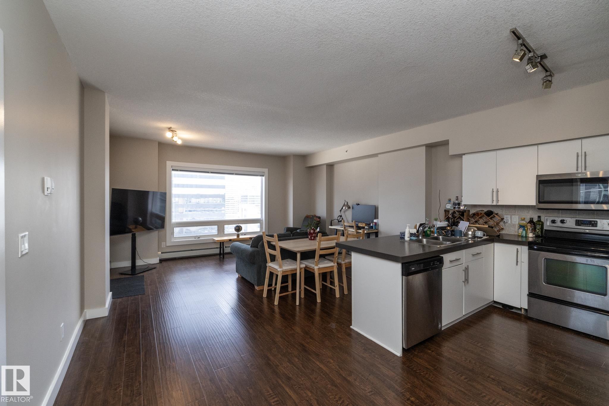 Photo 9 at 1402 - 10136 104 Street NW, Downtown, Edmonton