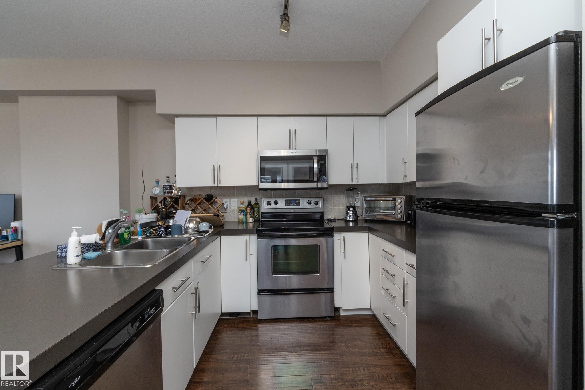 Photo 10 at 1402 - 10136 104 Street NW, Downtown, Edmonton