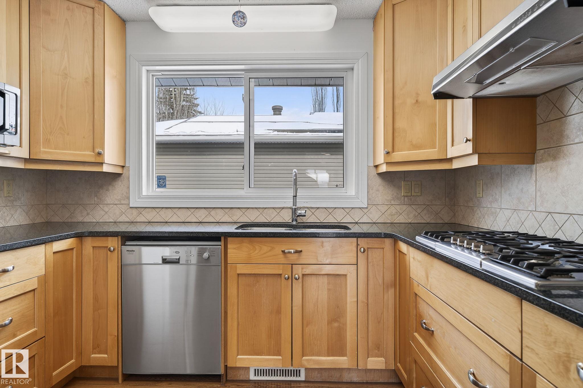 Photo 15 at 15404 Rio Terrace Drive NW, Rio Terrace, Edmonton