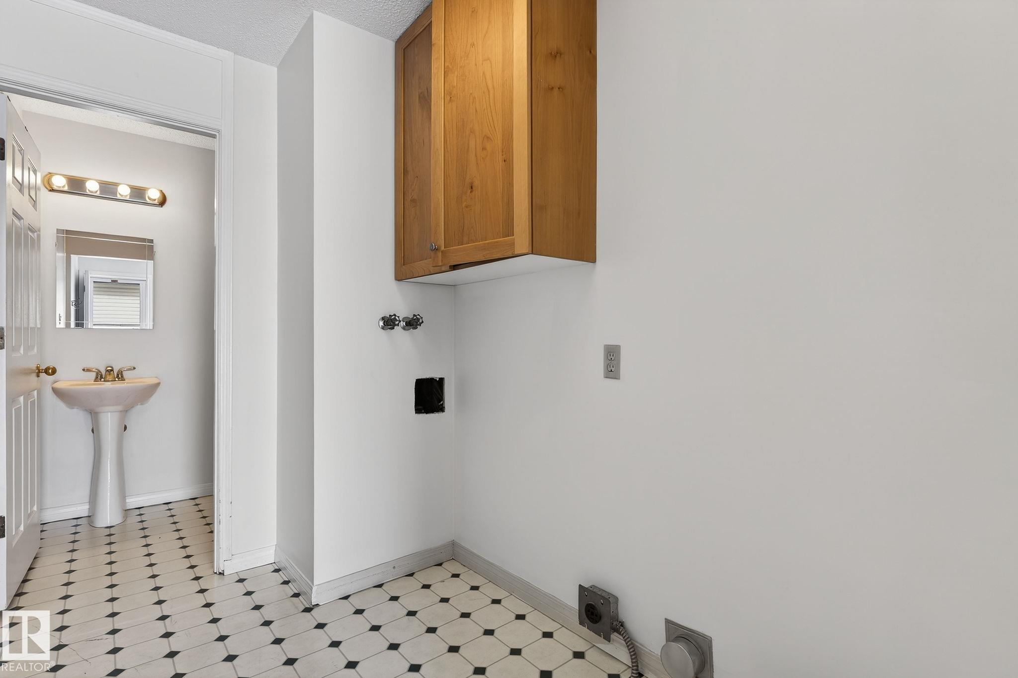 Photo 23 at 15404 Rio Terrace Drive NW, Rio Terrace, Edmonton