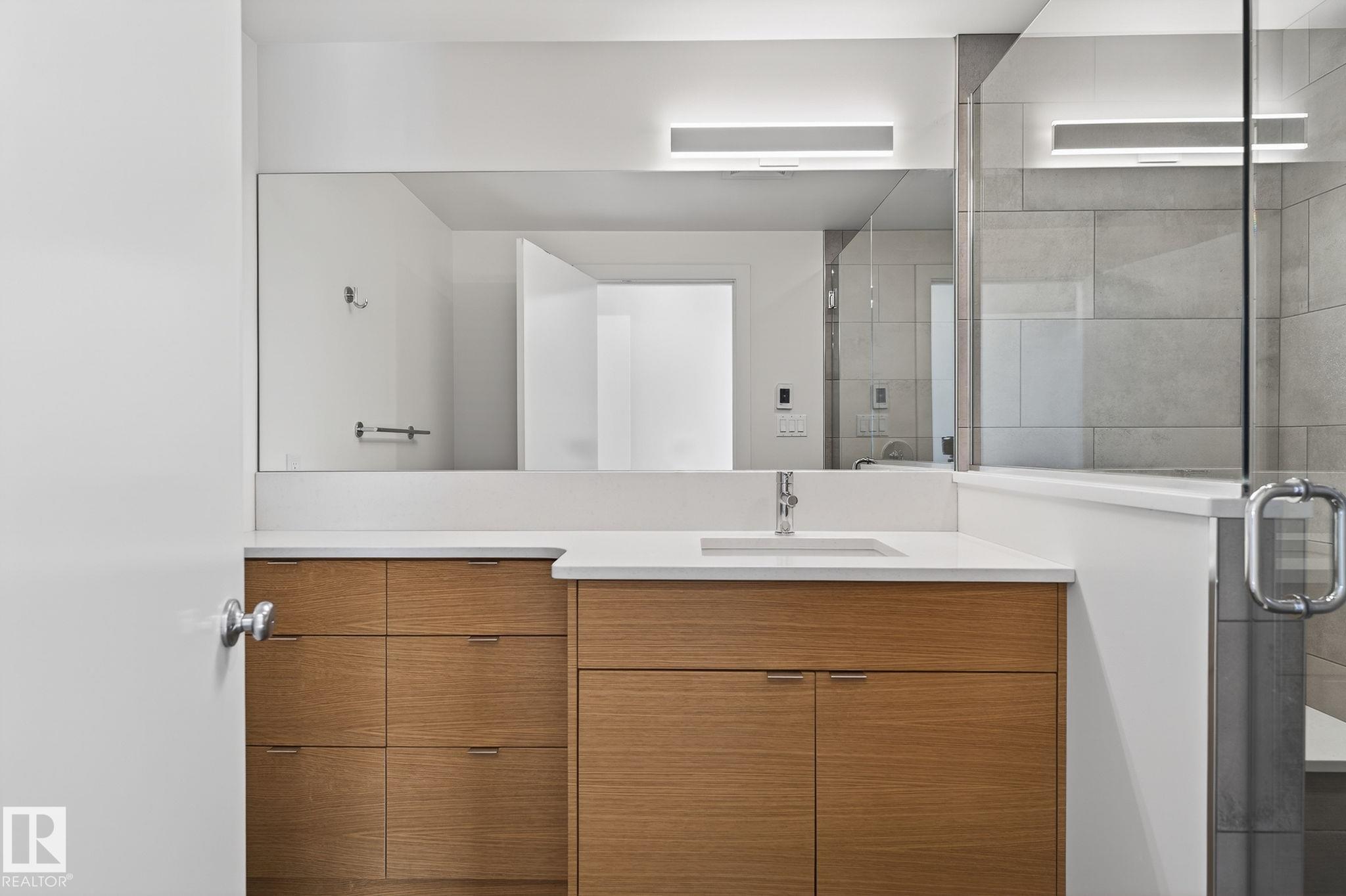 Photo 37 at 15404 Rio Terrace Drive NW, Rio Terrace, Edmonton