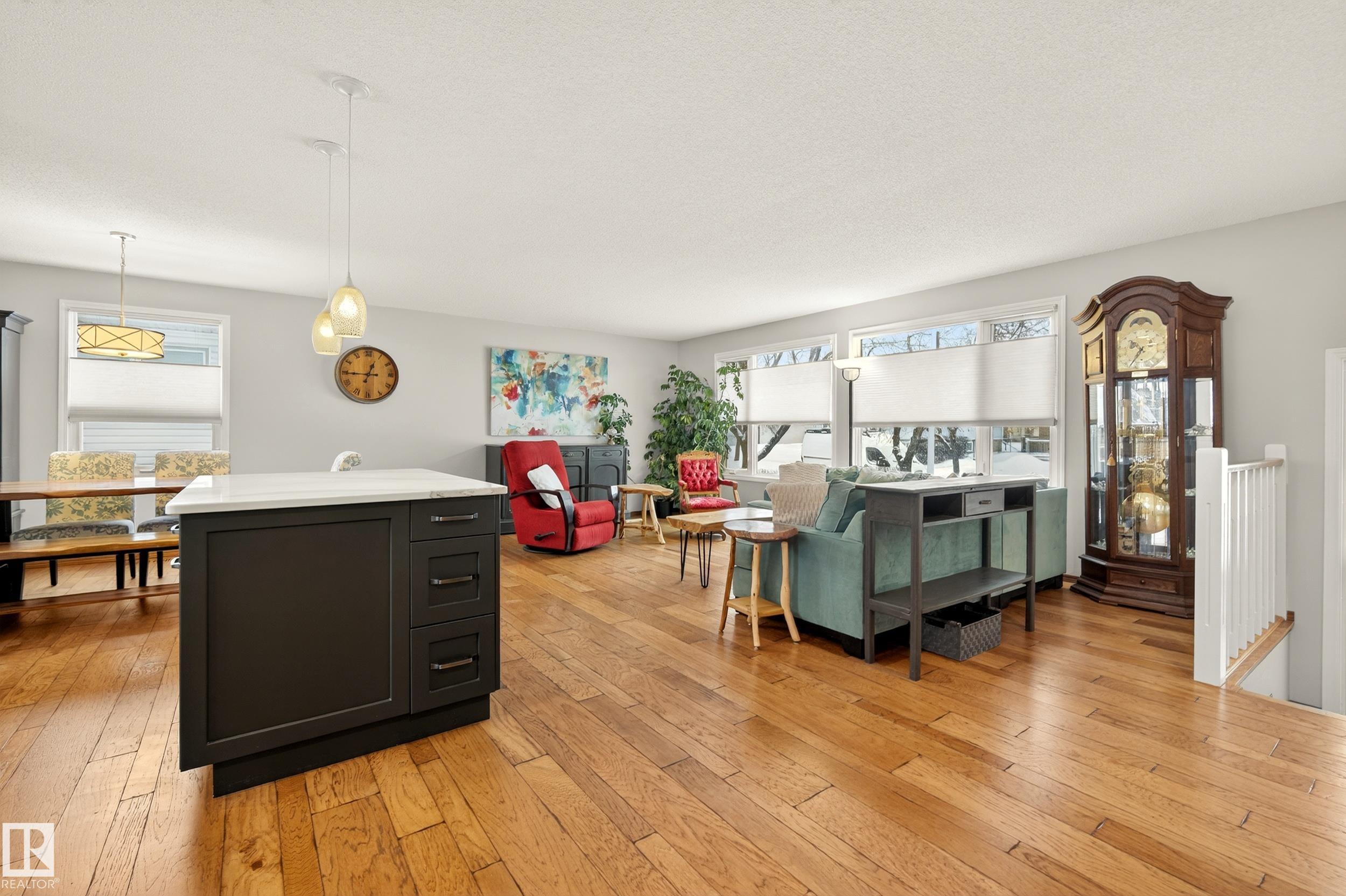 Photo 6 at 17 Austin Crescent, Akinsdale, St. Albert