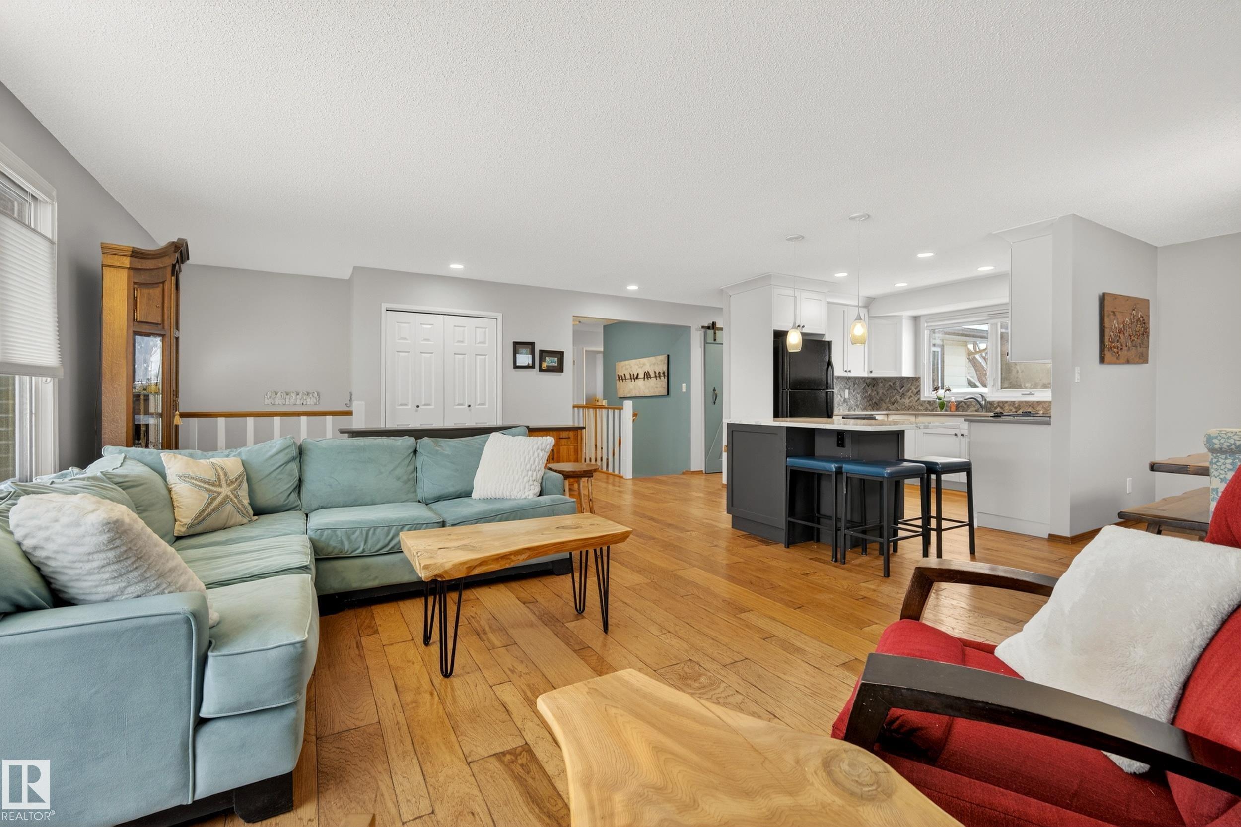 Photo 8 at 17 Austin Crescent, Akinsdale, St. Albert