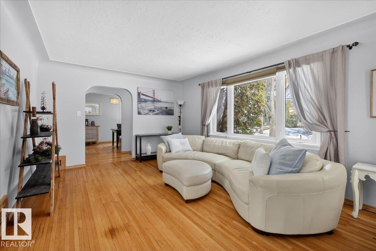 Photo 11 at 11302 56 Street NW, Highlands, Edmonton