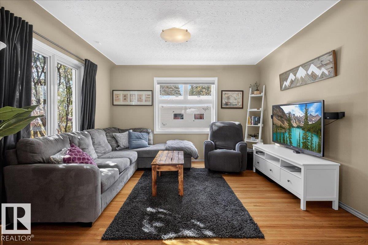 Photo 13 at 11302 56 Street NW, Highlands, Edmonton