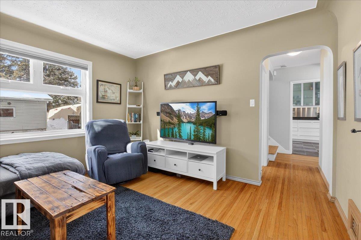 Photo 14 at 11302 56 Street NW, Highlands, Edmonton