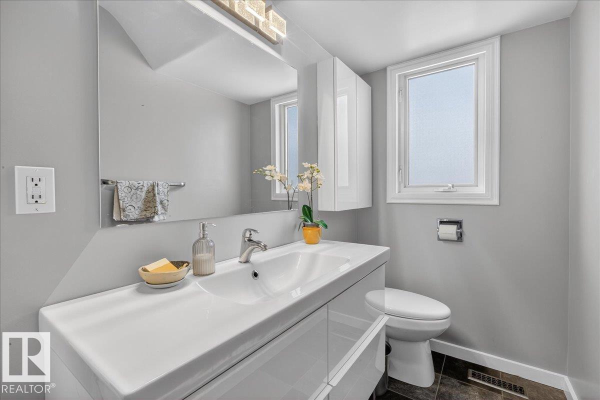 Photo 23 at 11302 56 Street NW, Highlands, Edmonton