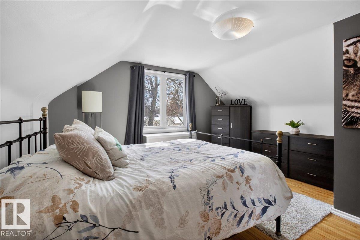 Photo 30 at 11302 56 Street NW, Highlands, Edmonton