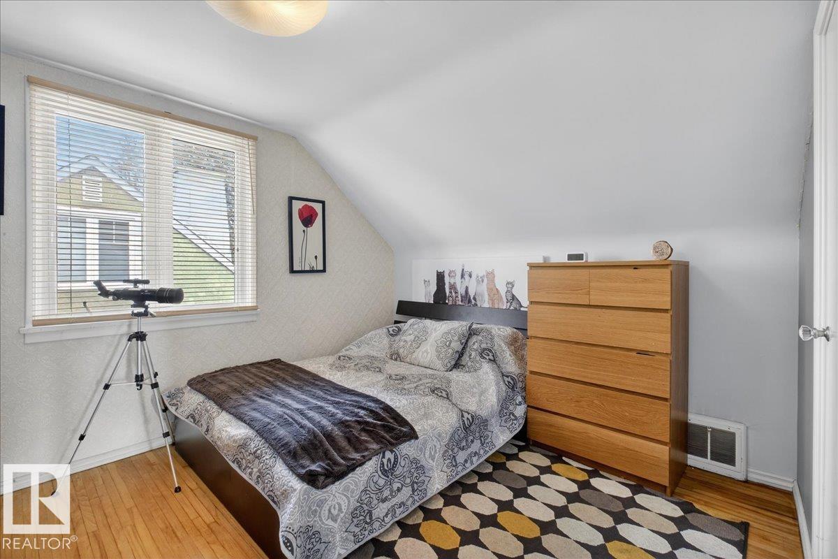 Photo 35 at 11302 56 Street NW, Highlands, Edmonton