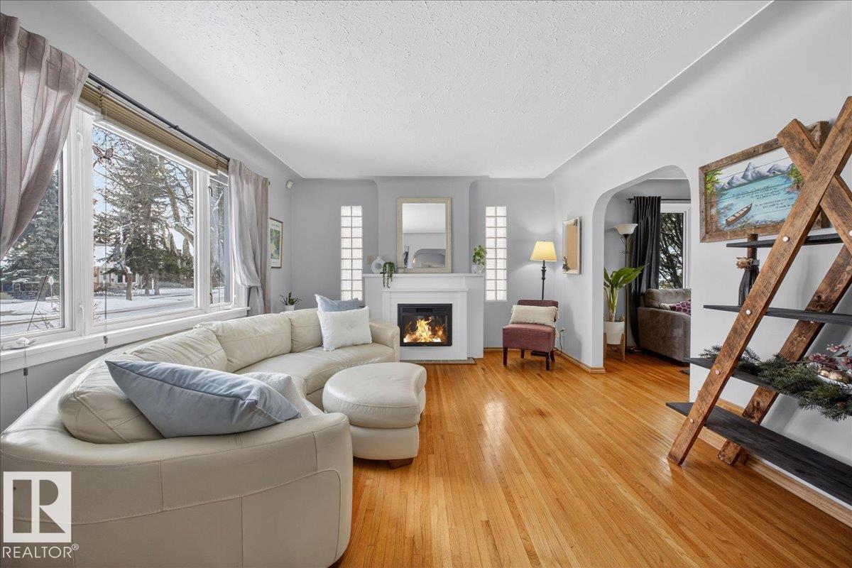 Photo 9 at 11302 56 Street NW, Highlands, Edmonton