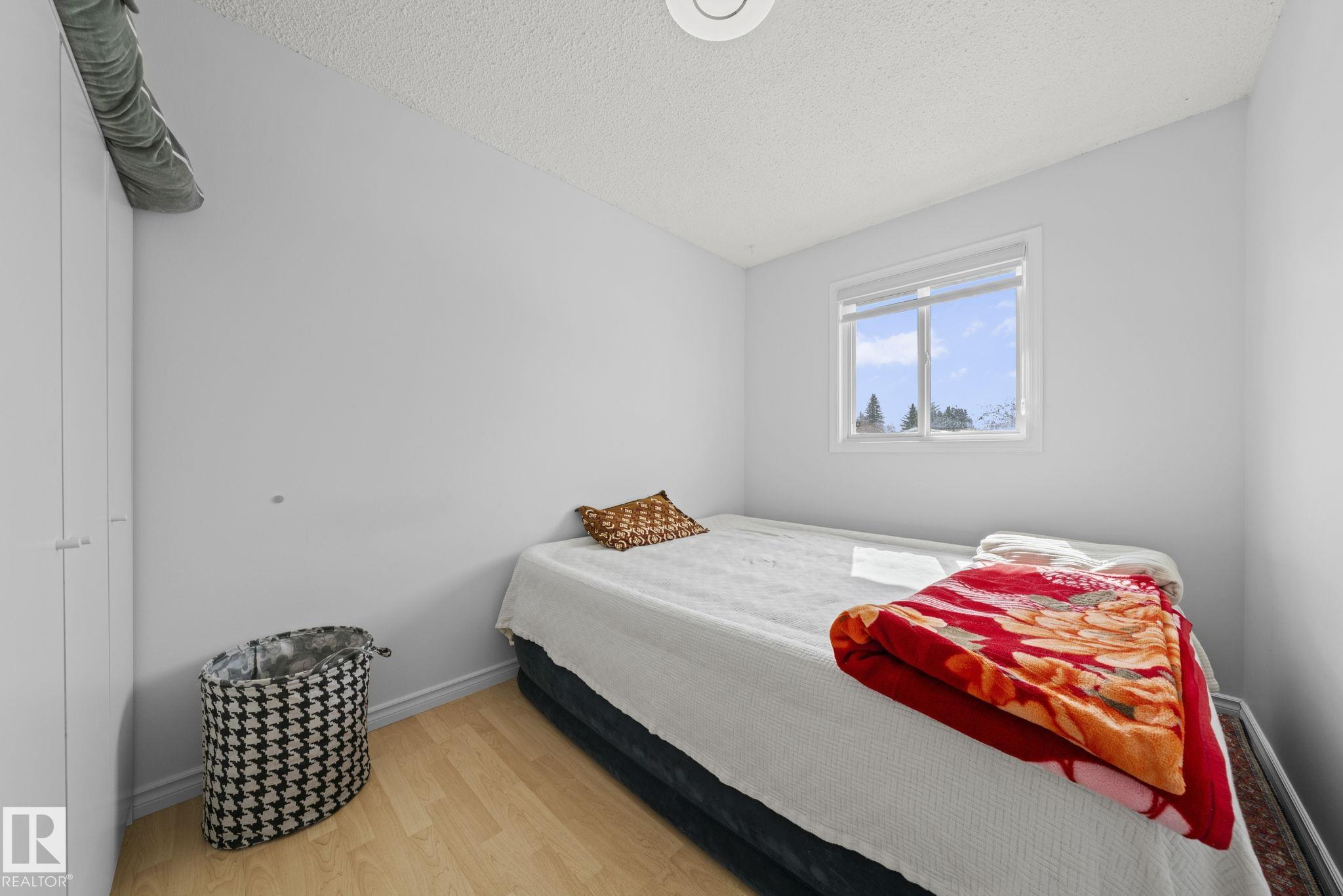 Photo 16 at 5418 17a Avenue NW, Meyokumin, Edmonton