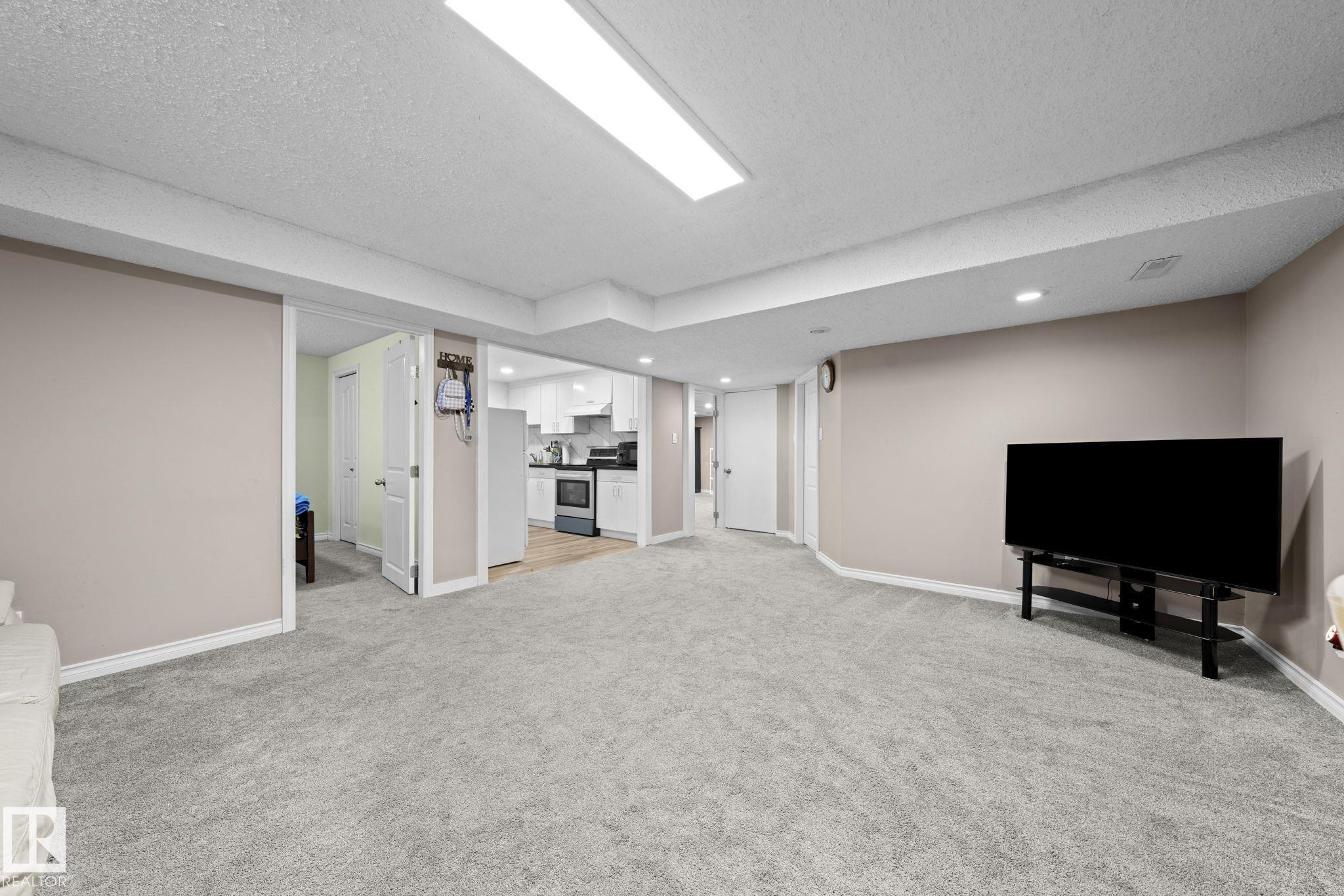 Photo 28 at 5418 17a Avenue NW, Meyokumin, Edmonton