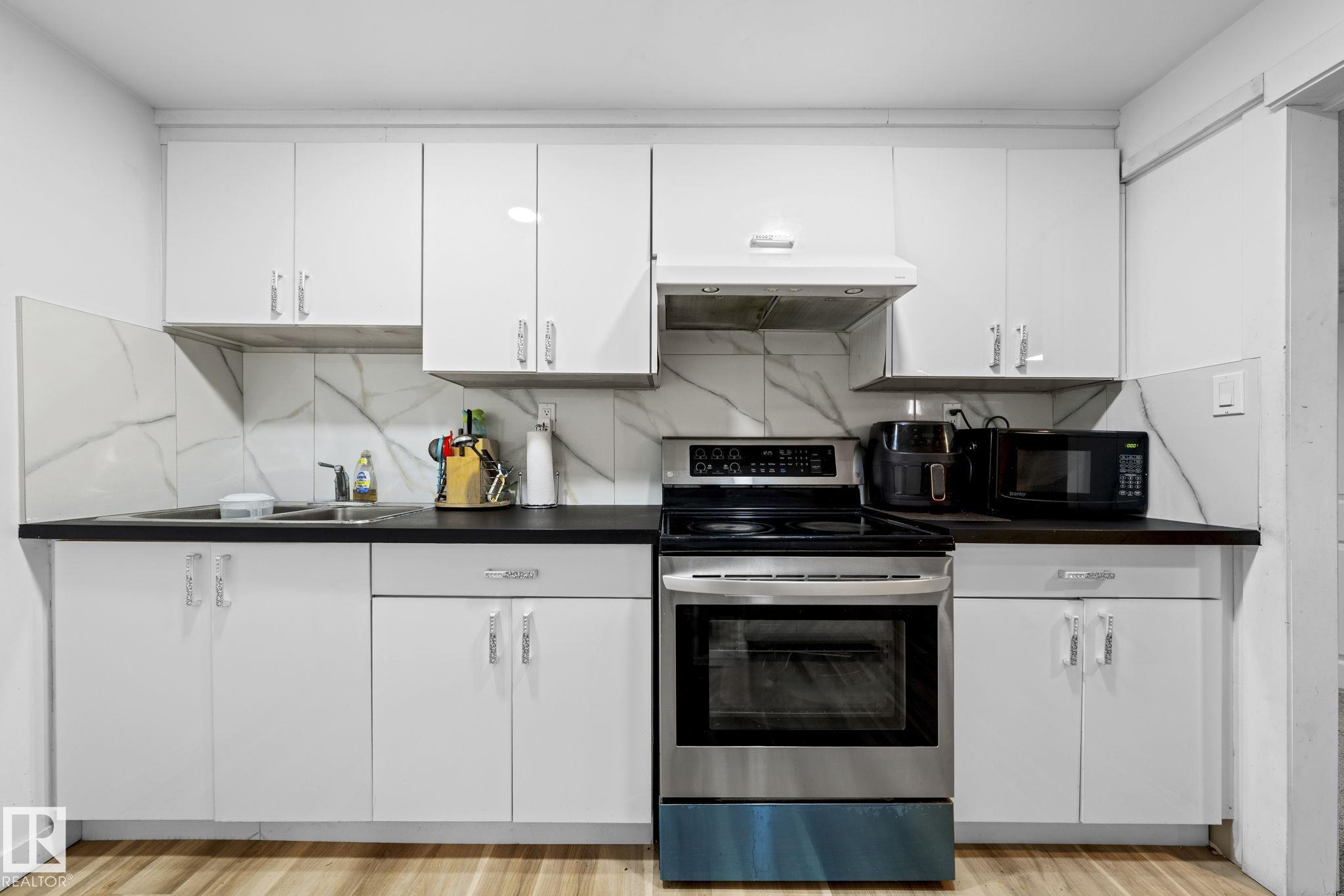 Photo 32 at 5418 17a Avenue NW, Meyokumin, Edmonton