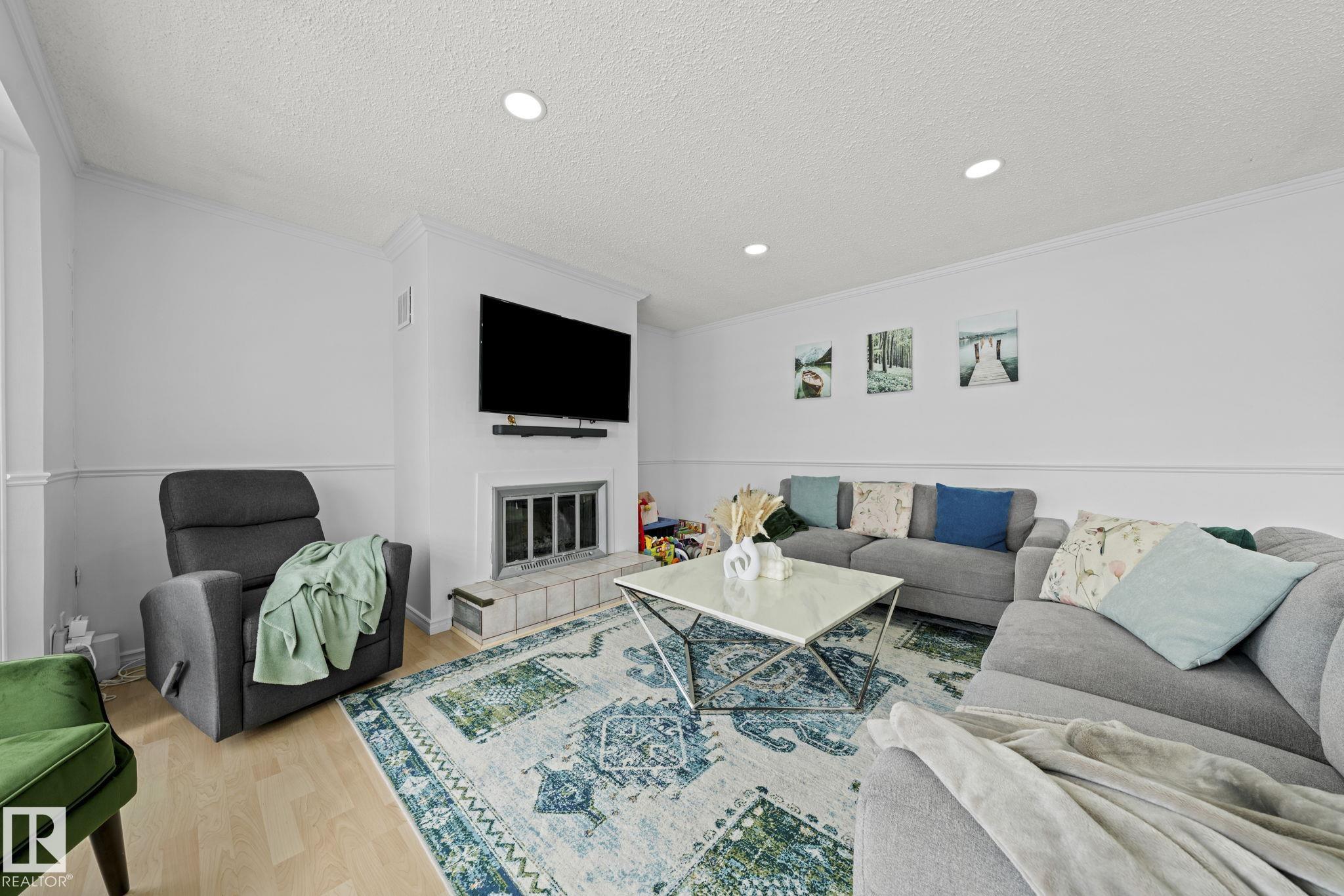 Photo 6 at 5418 17a Avenue NW, Meyokumin, Edmonton