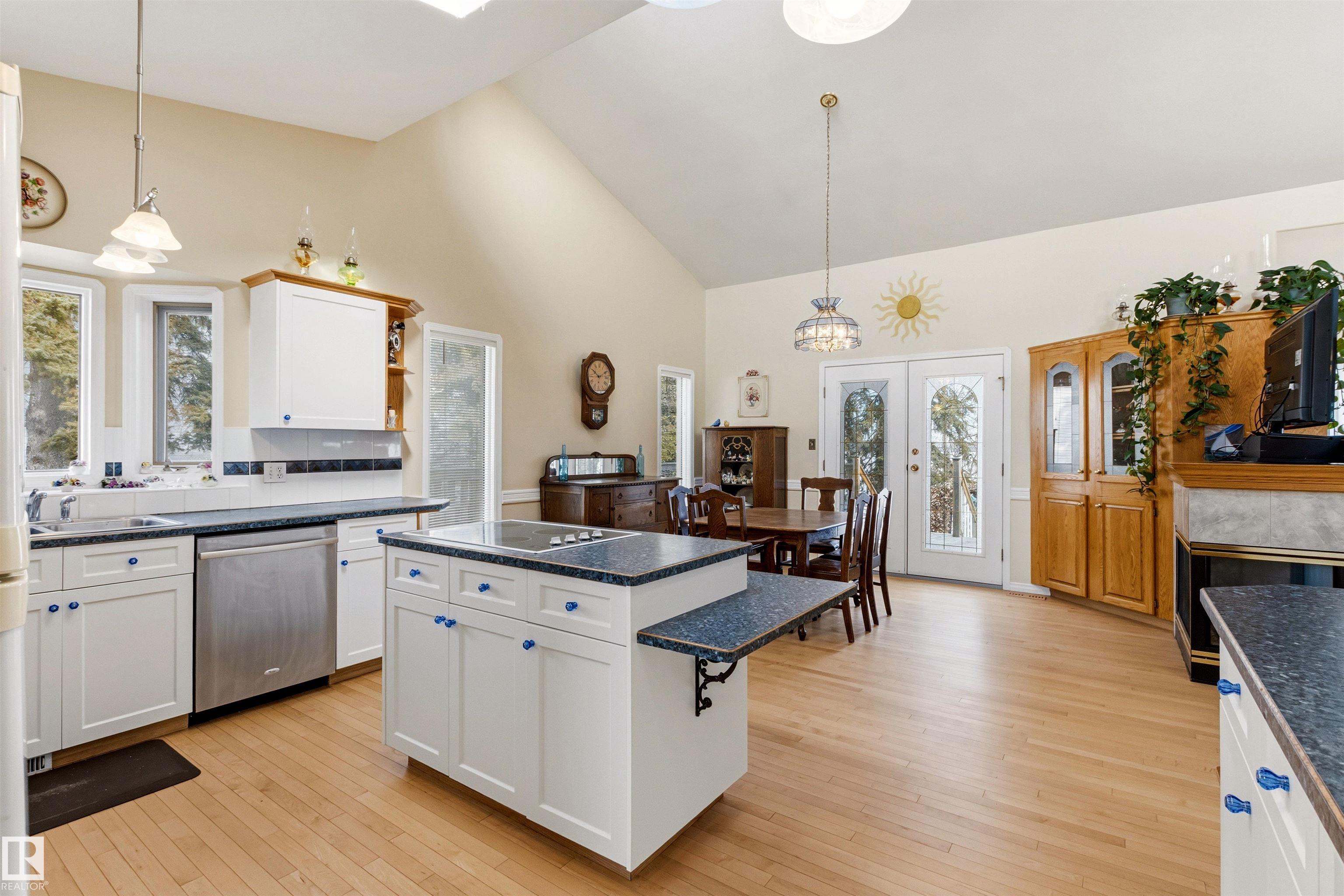 Photo 7 at 16 - 53004 Rge Road 54a, South Seba Beach, Rural Parkland County