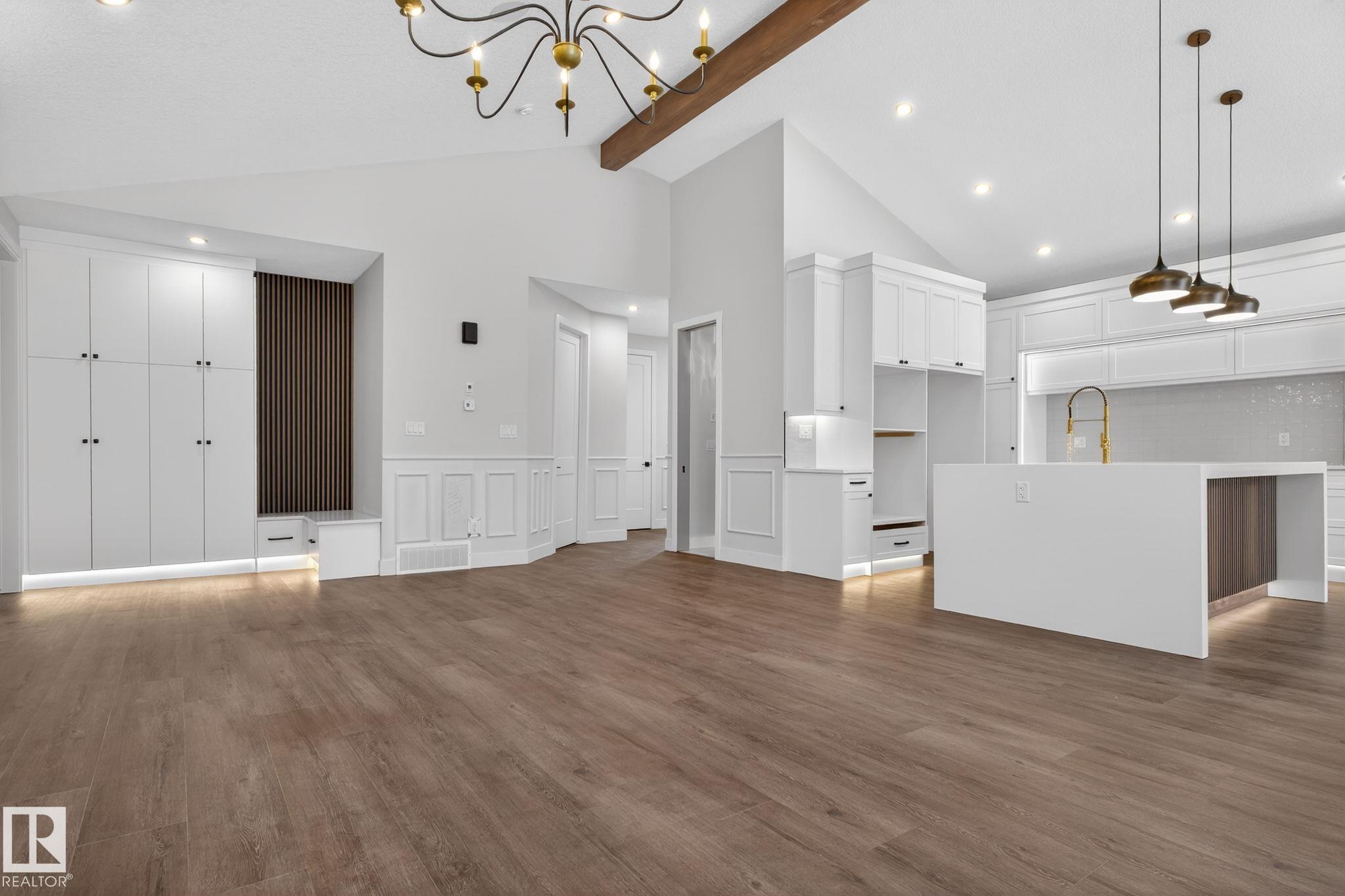 Photo 13 at 1129 Gyrfalcon Crescent NW, Hawks Ridge, Edmonton