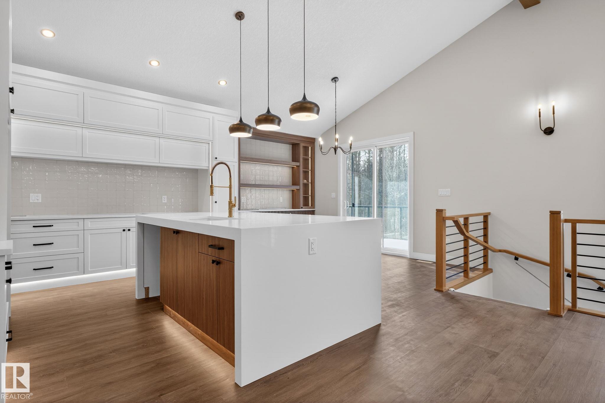 Photo 16 at 1129 Gyrfalcon Crescent NW, Hawks Ridge, Edmonton