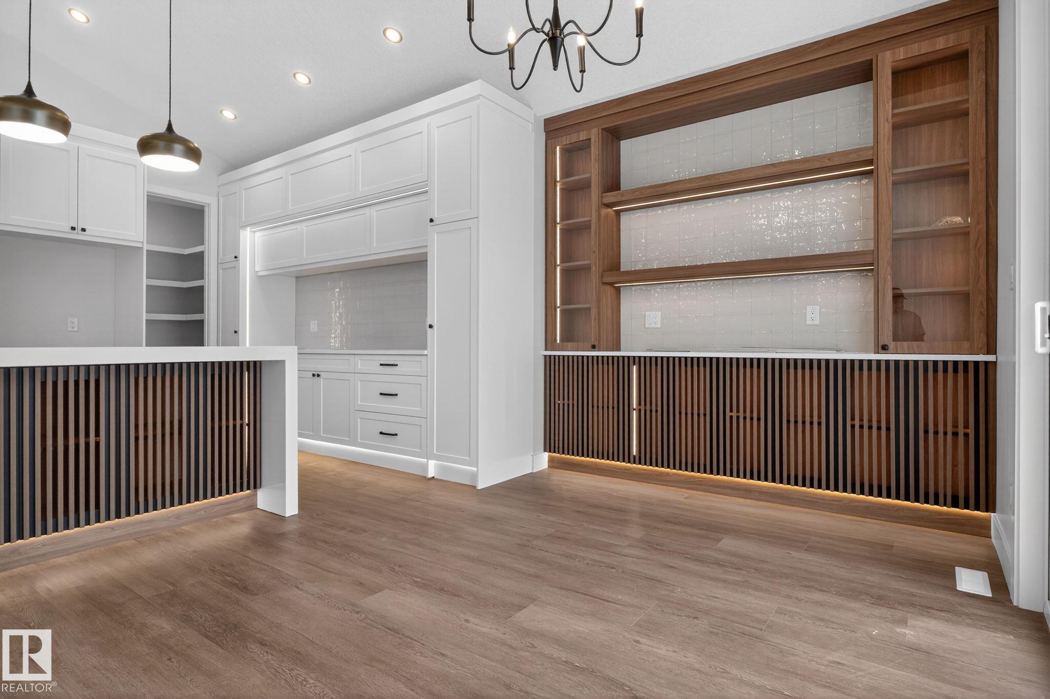 Photo 21 at 1129 Gyrfalcon Crescent NW, Hawks Ridge, Edmonton