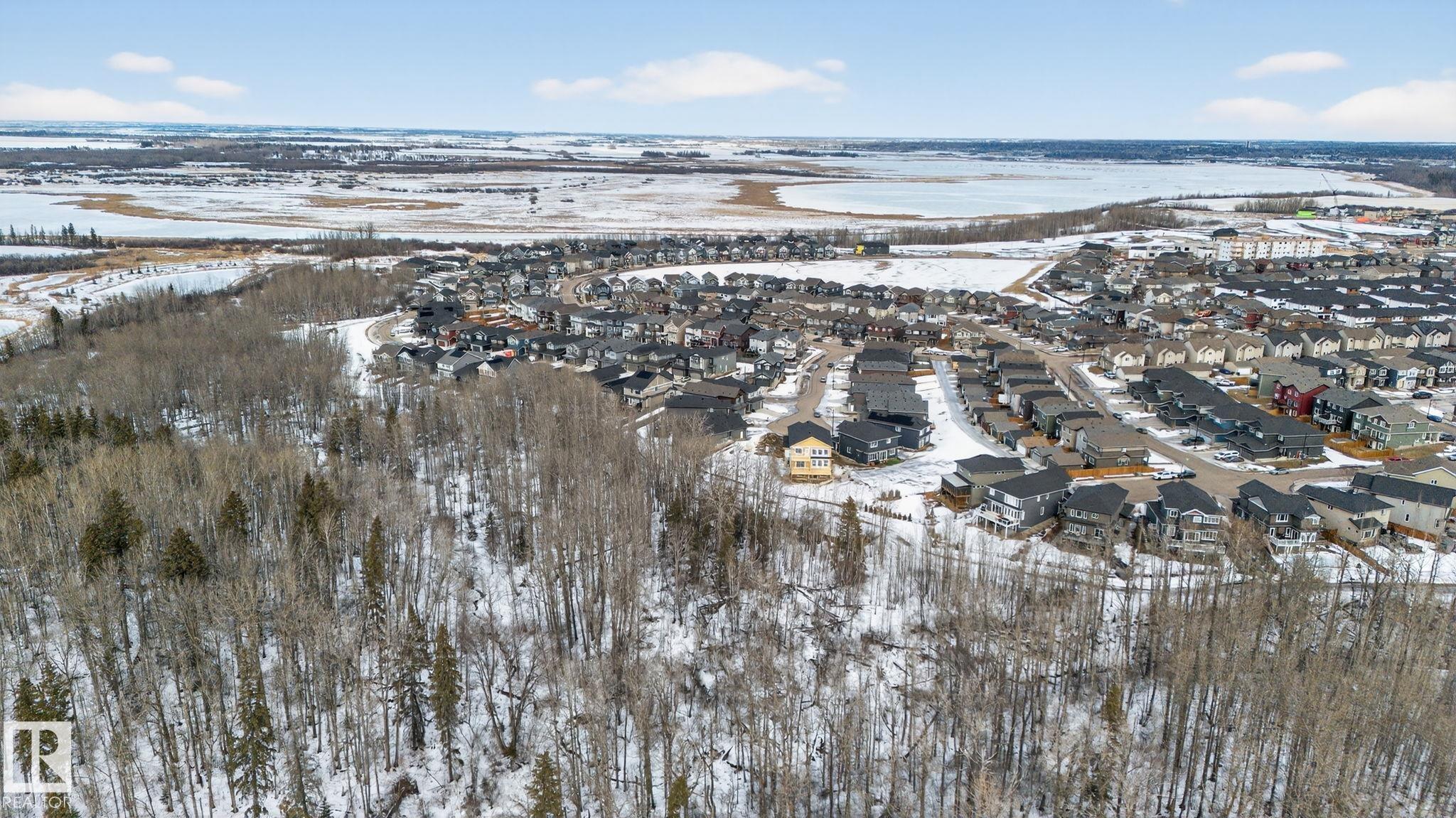 Photo 4 at 1129 Gyrfalcon Crescent NW, Hawks Ridge, Edmonton