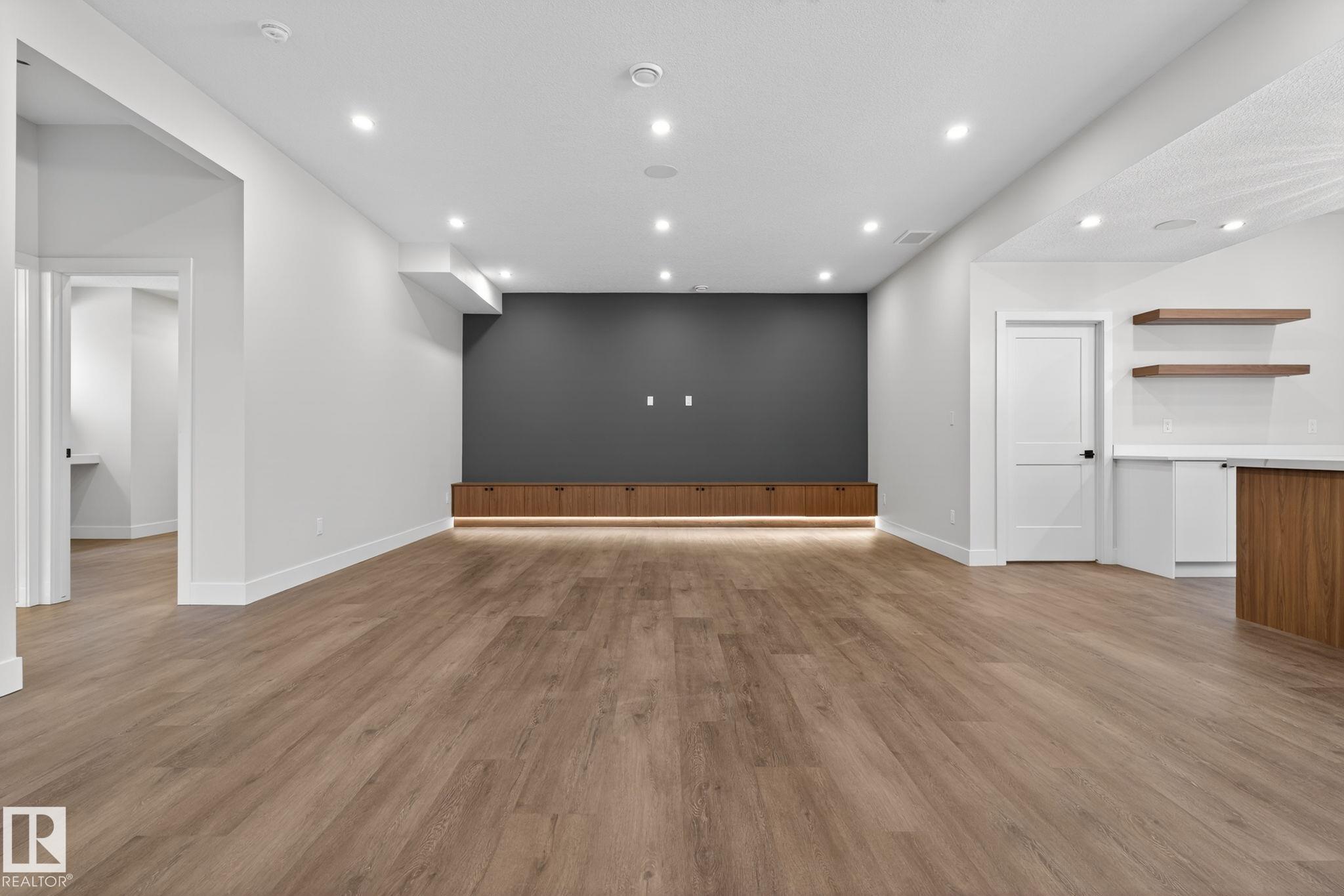 Photo 44 at 1129 Gyrfalcon Crescent NW, Hawks Ridge, Edmonton