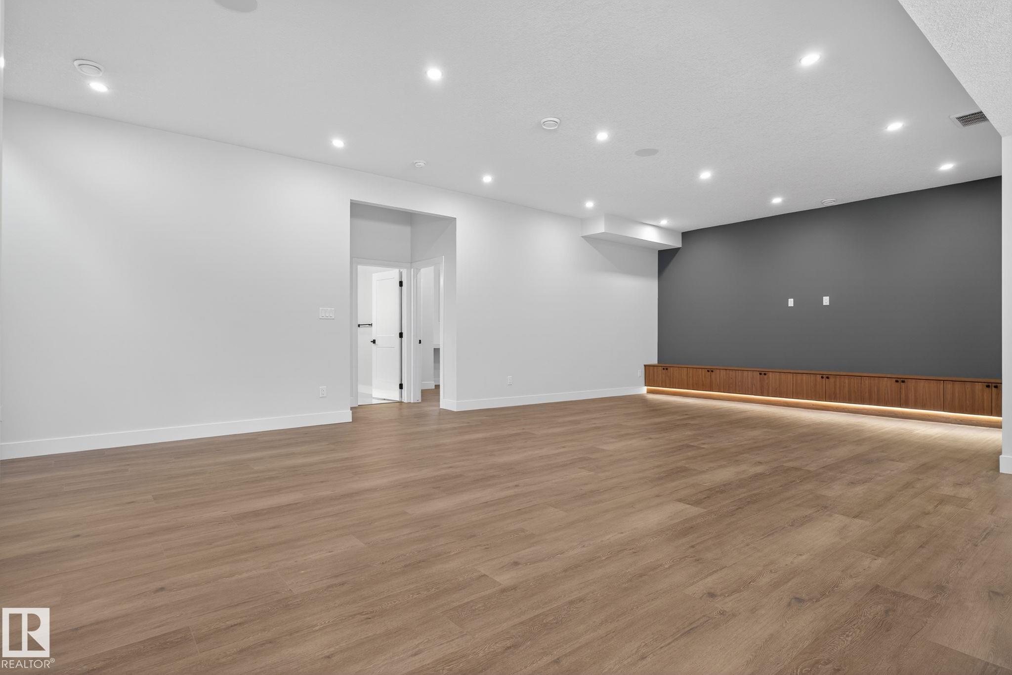 Photo 45 at 1129 Gyrfalcon Crescent NW, Hawks Ridge, Edmonton