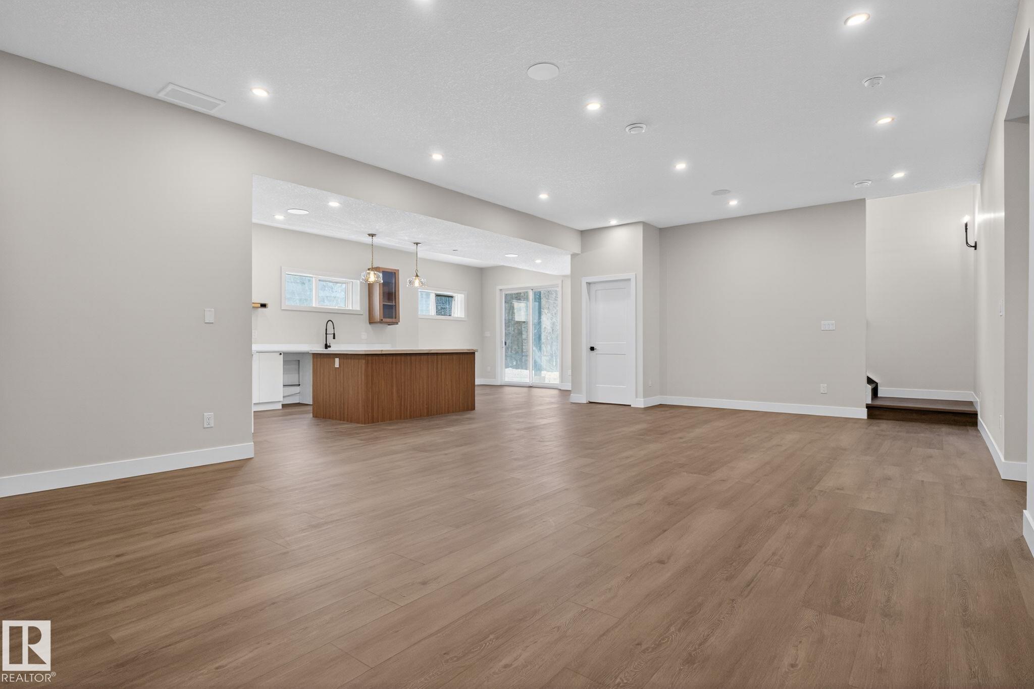 Photo 47 at 1129 Gyrfalcon Crescent NW, Hawks Ridge, Edmonton