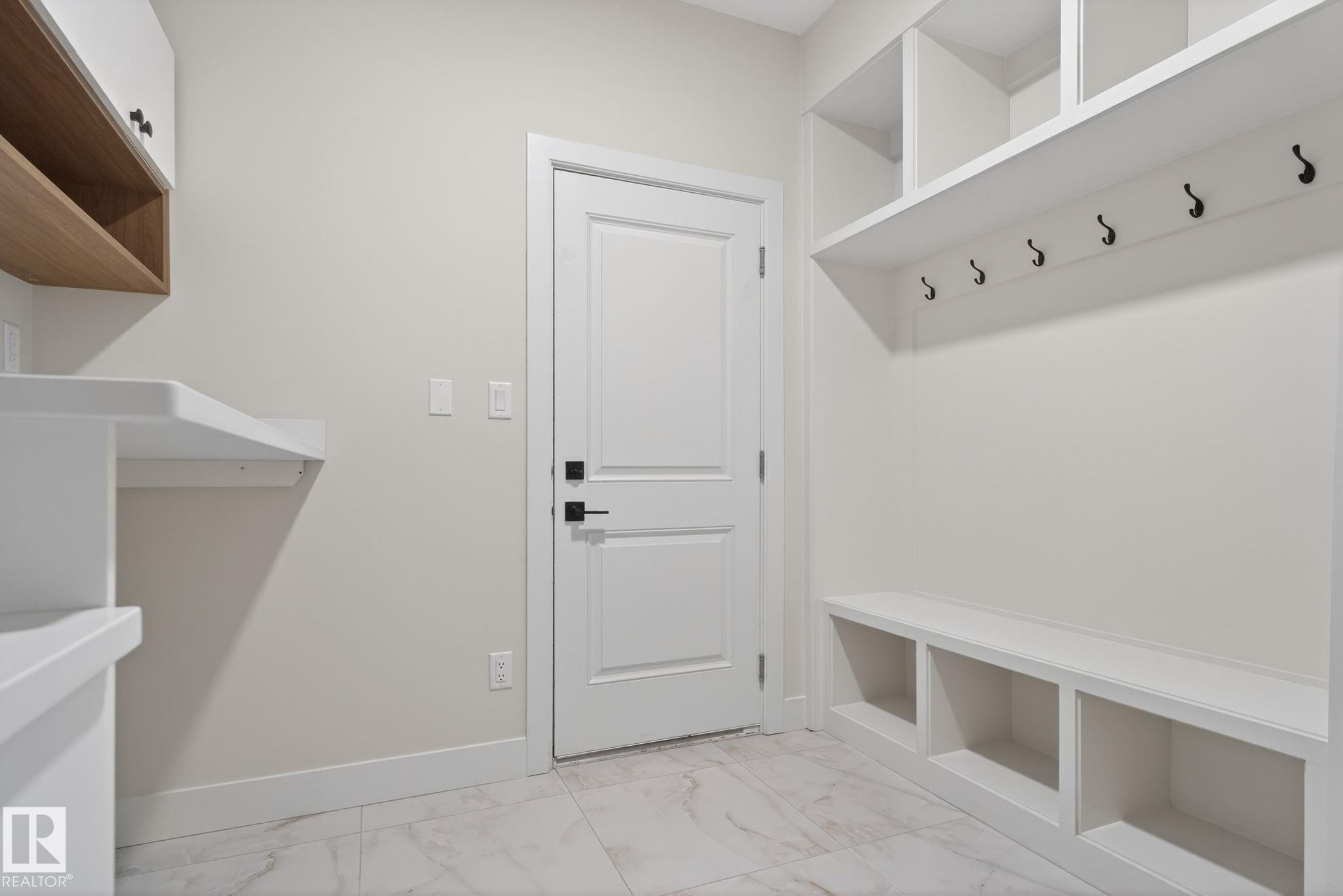 Photo 9 at 1129 Gyrfalcon Crescent NW, Hawks Ridge, Edmonton