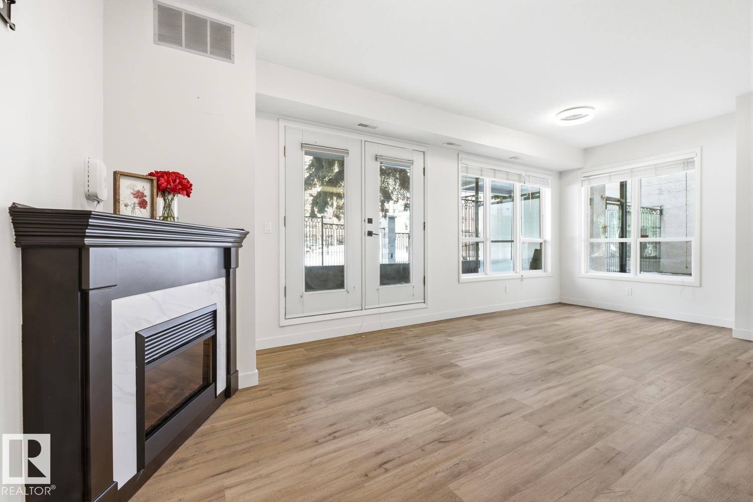 Photo 13 at 124 - 10023 110 Street NW, Wîhkwêntôwin, Edmonton