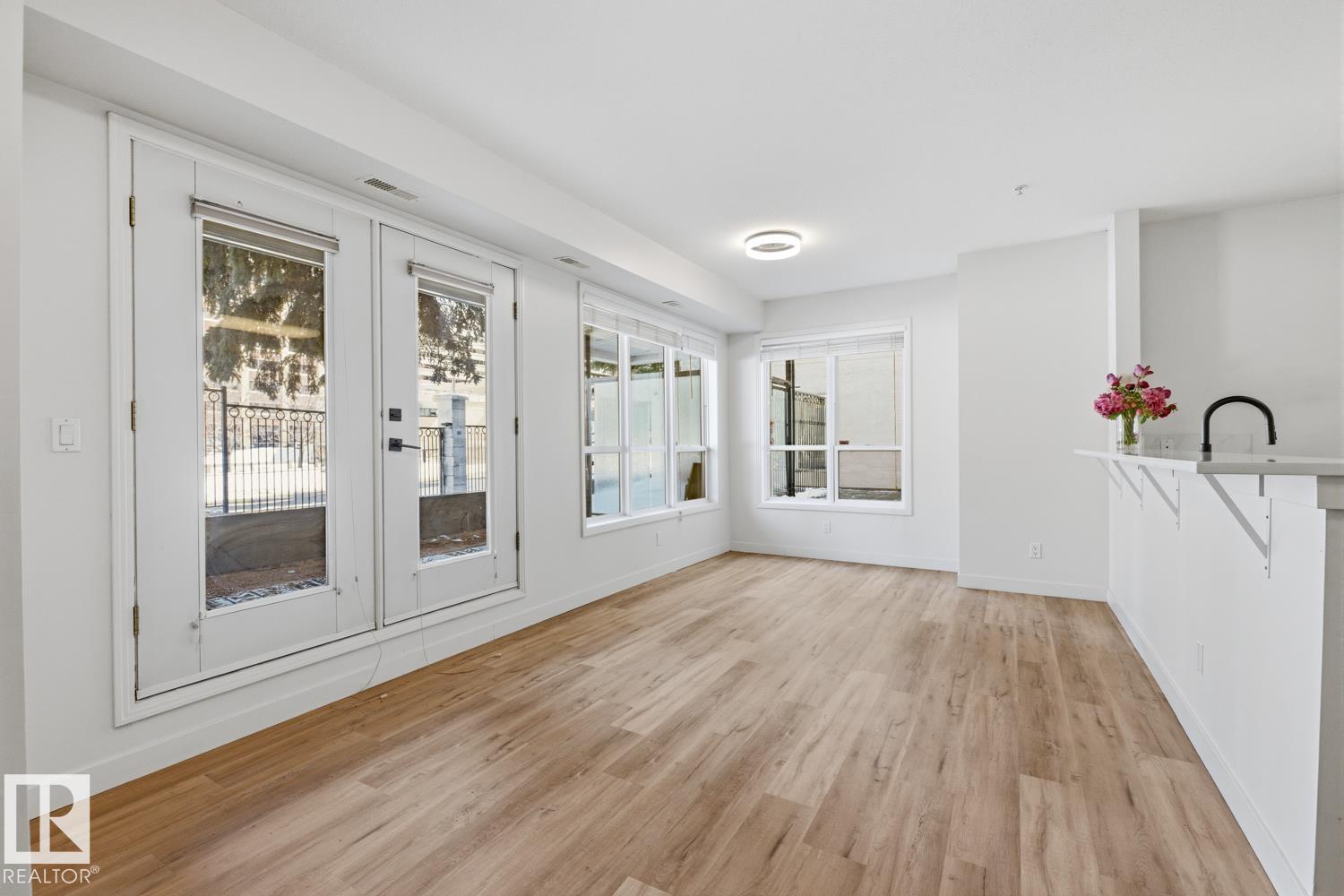 Photo 14 at 124 - 10023 110 Street NW, Wîhkwêntôwin, Edmonton